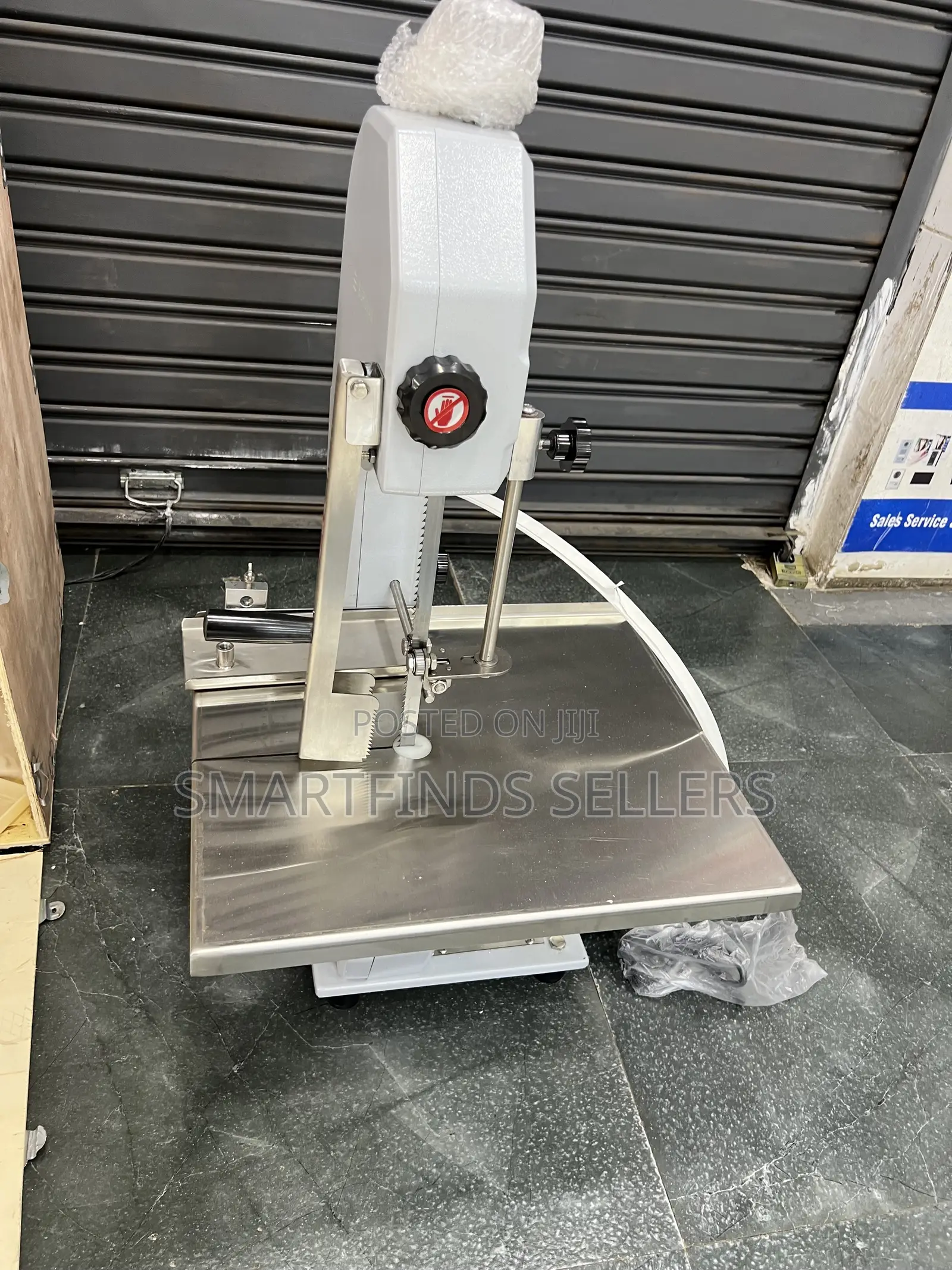 Heavy-Duty Bone Saw – Strong, Precise & Durable Cutting Tool