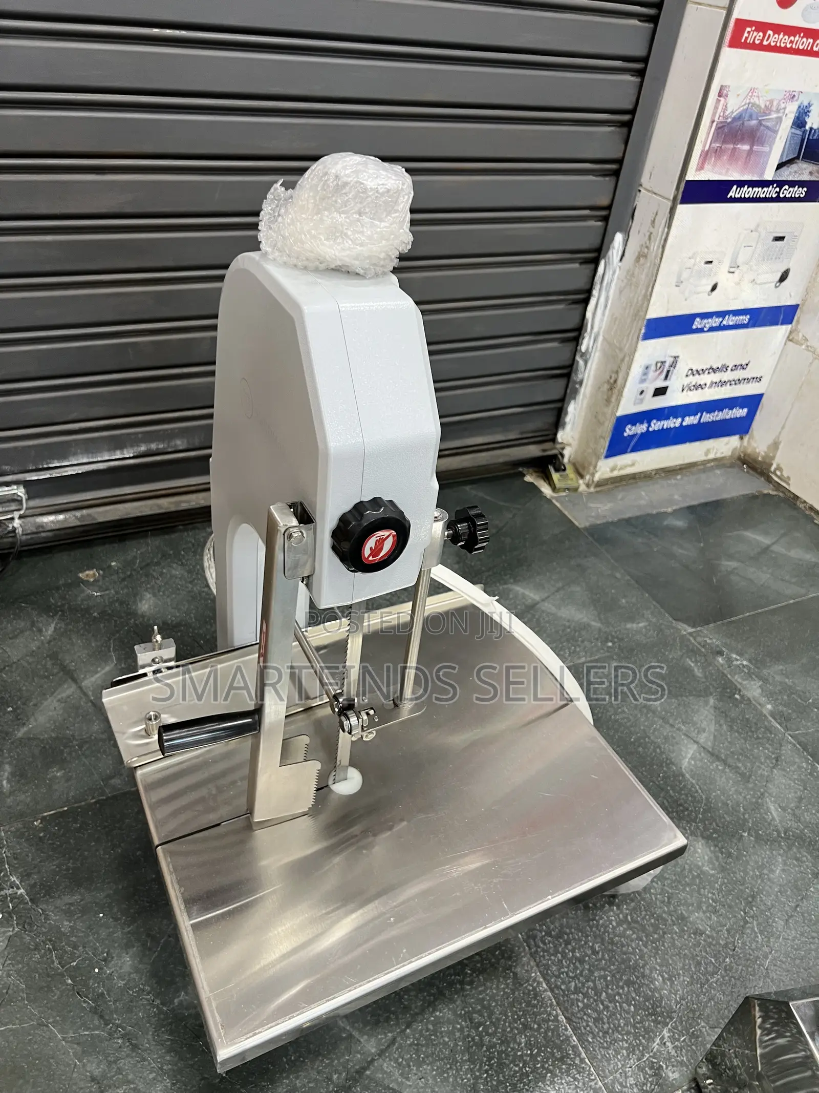 Heavy-Duty Bone Saw – Strong, Precise & Durable Cutting Tool