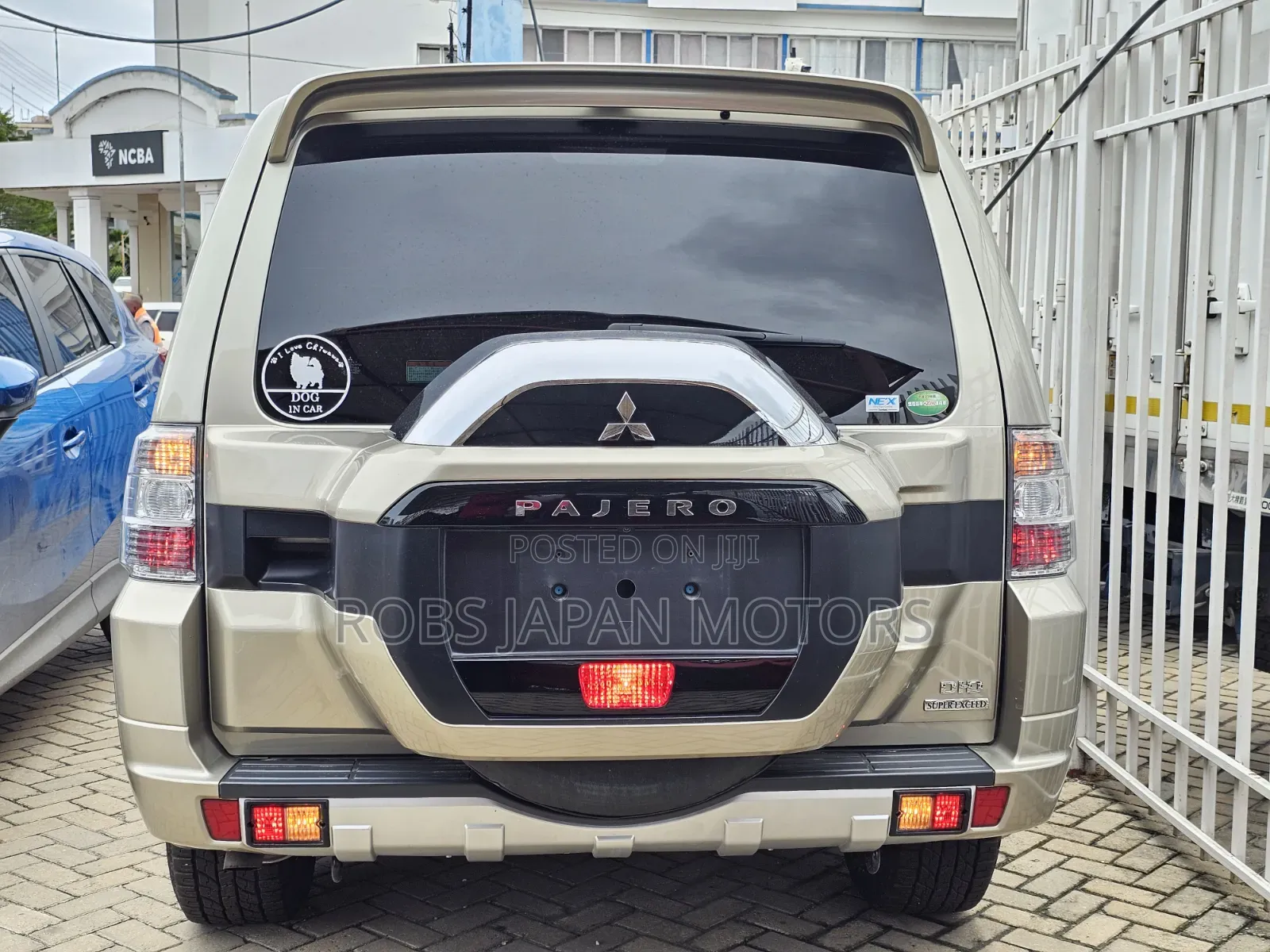Mitsubishi Pajero V90 3.2 DI-D GL 2019 Gold