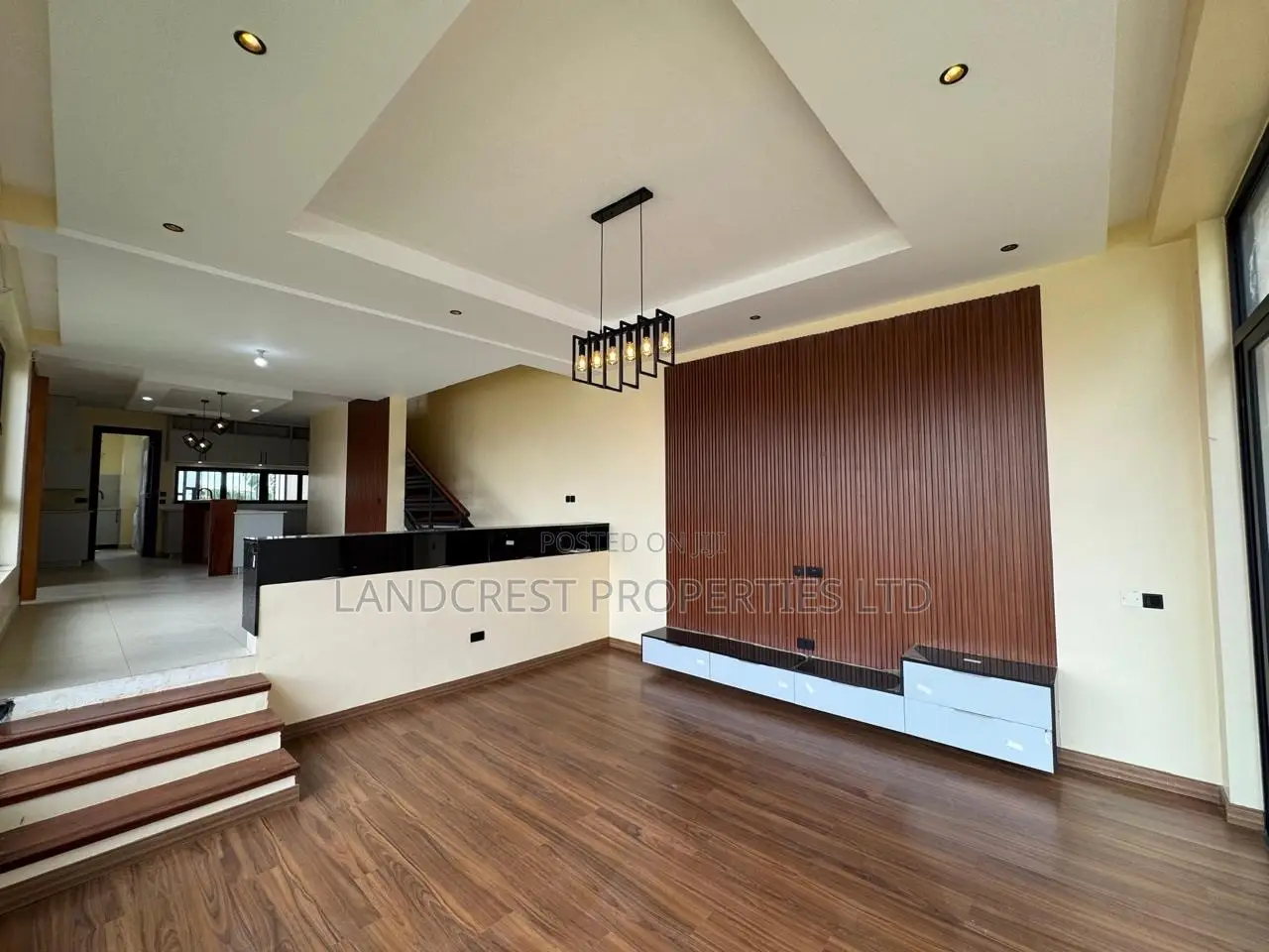 4bdrm Townhouse/Terrace in Membley Estate for sale