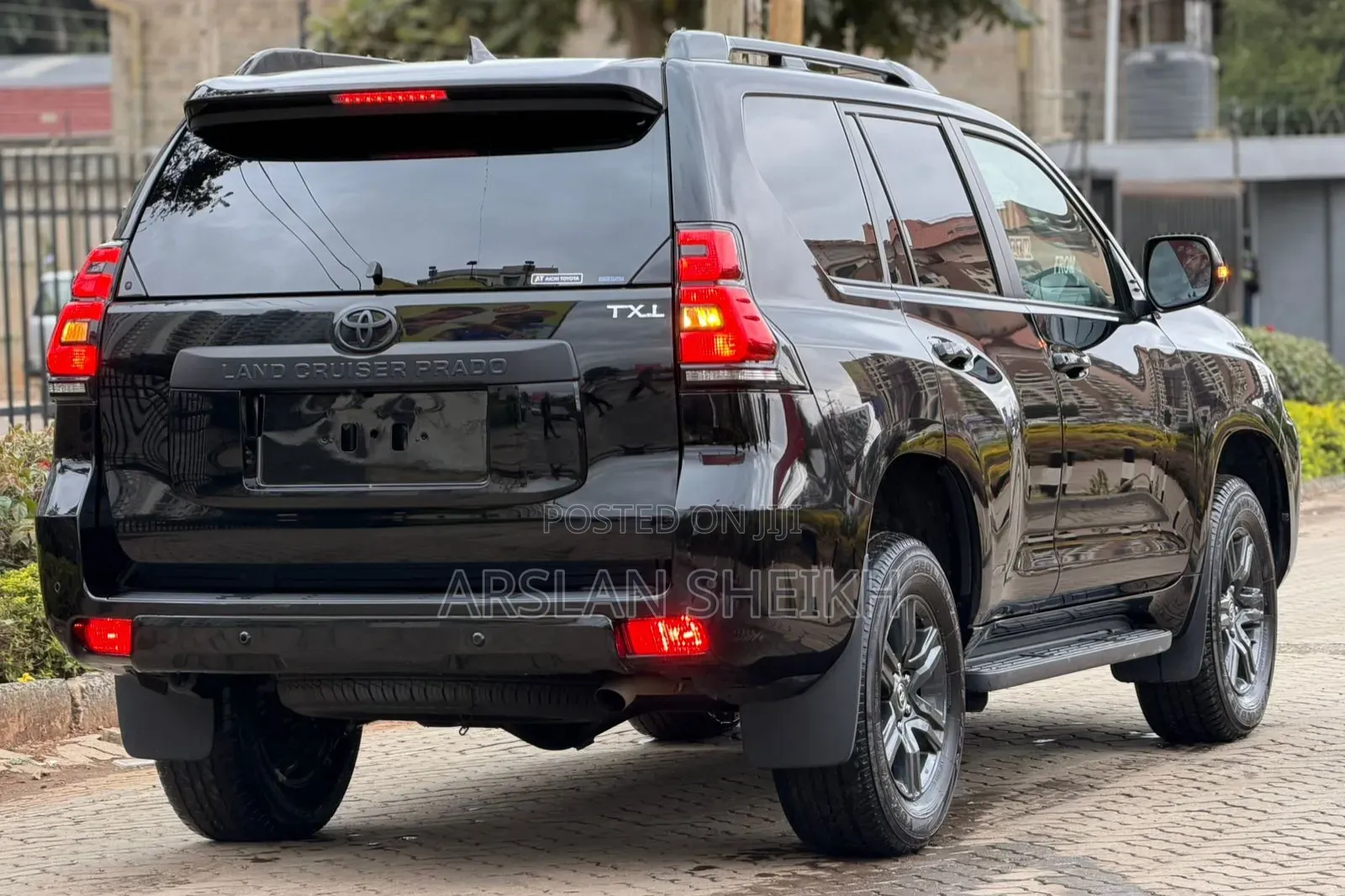 Toyota Land Cruiser Prado 2023 Black