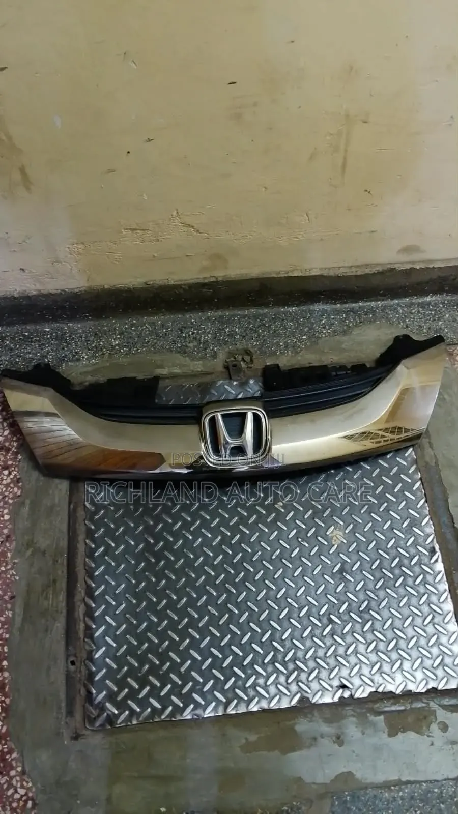 Front Grille Honda Odyssey 2015
