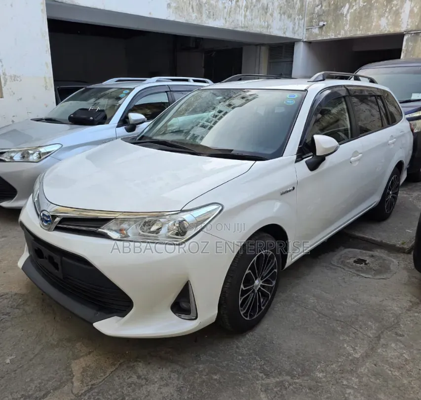 Toyota Corolla Fielder 2017 White