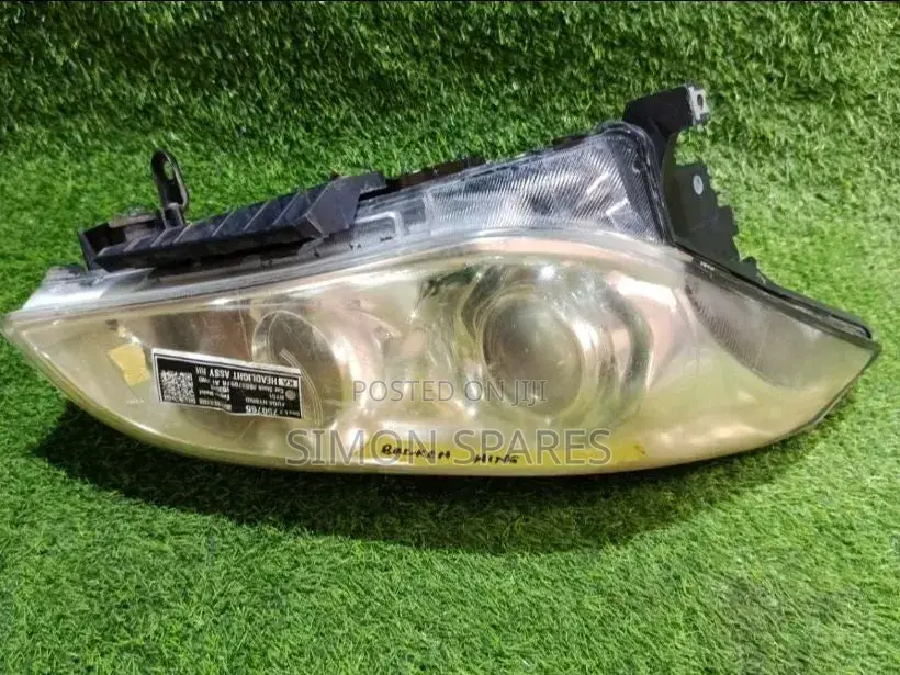 Headlight Assy Rh Nissan Fuga Hybrid 2011