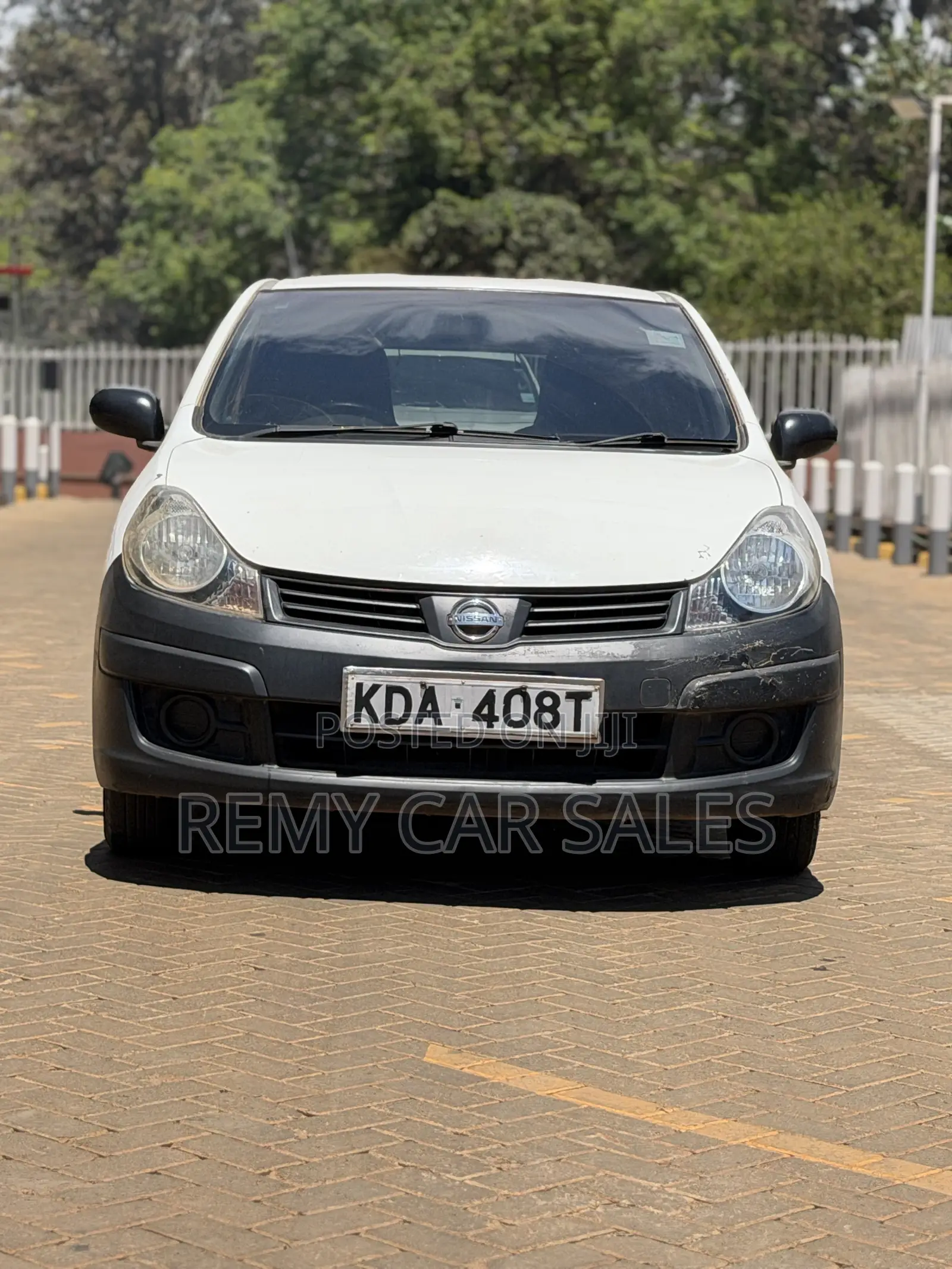 Nissan Advan 2014 White