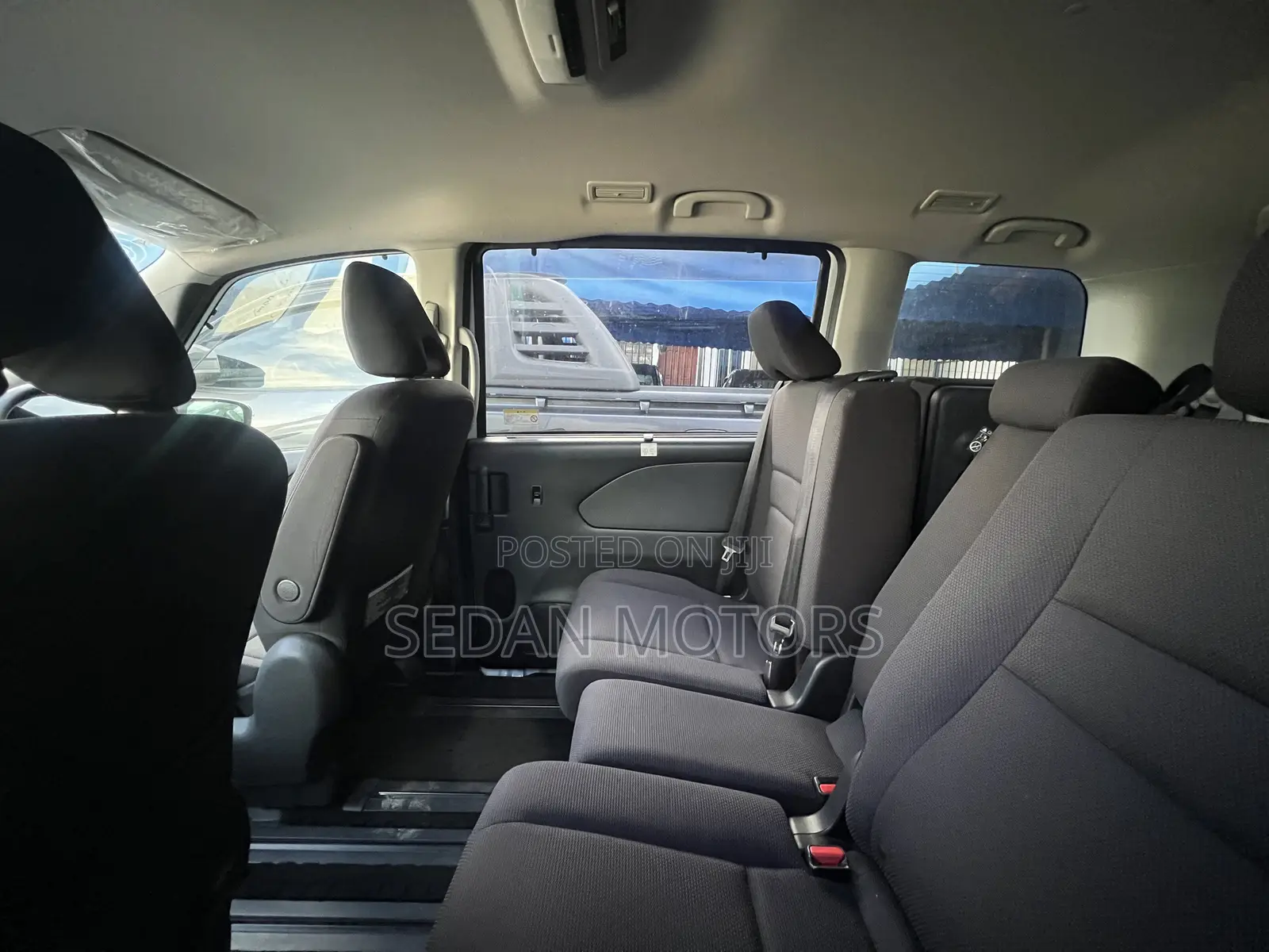 Nissan Serena 2019 Off white