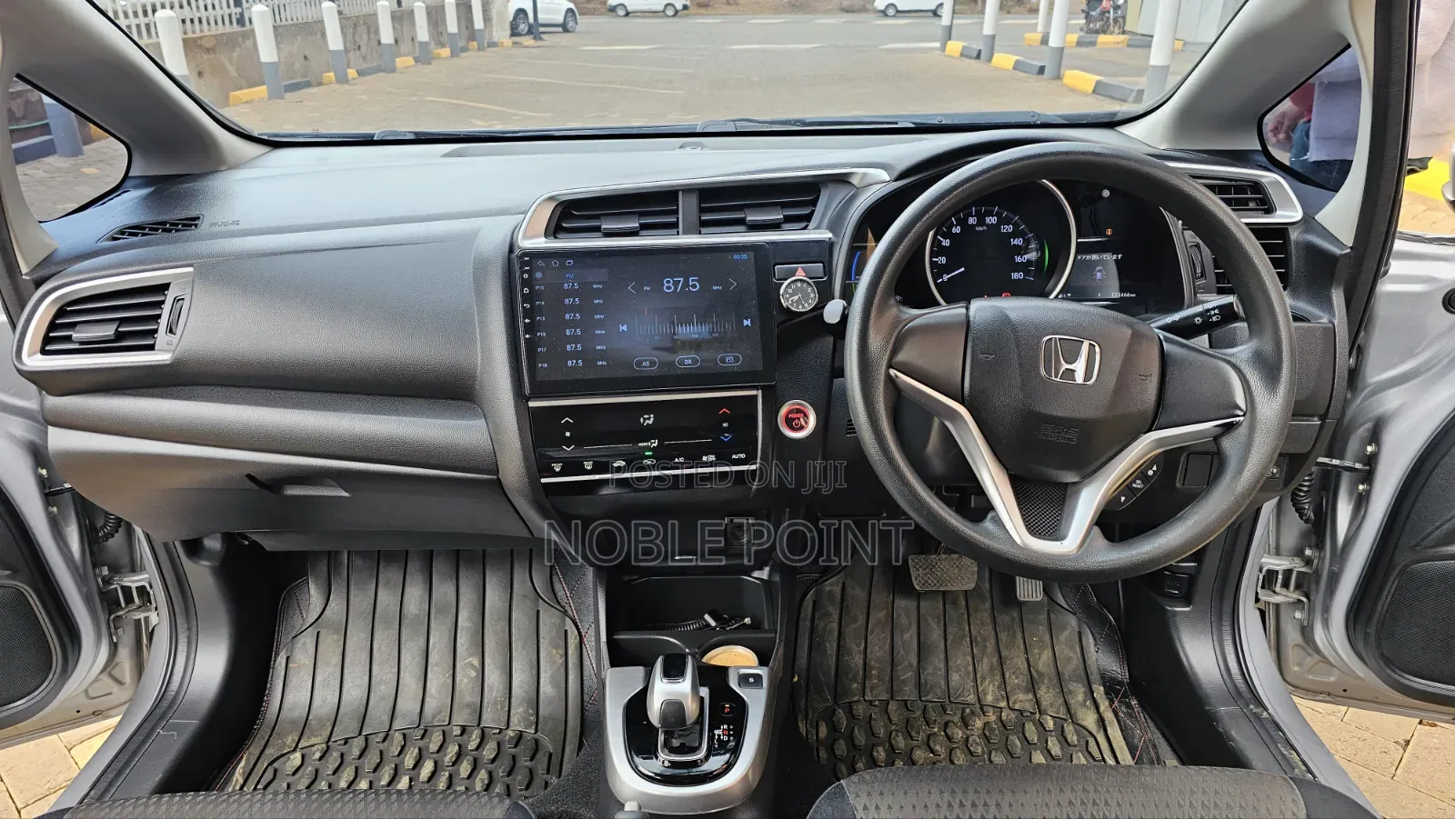 Honda Fit 2017 Silver