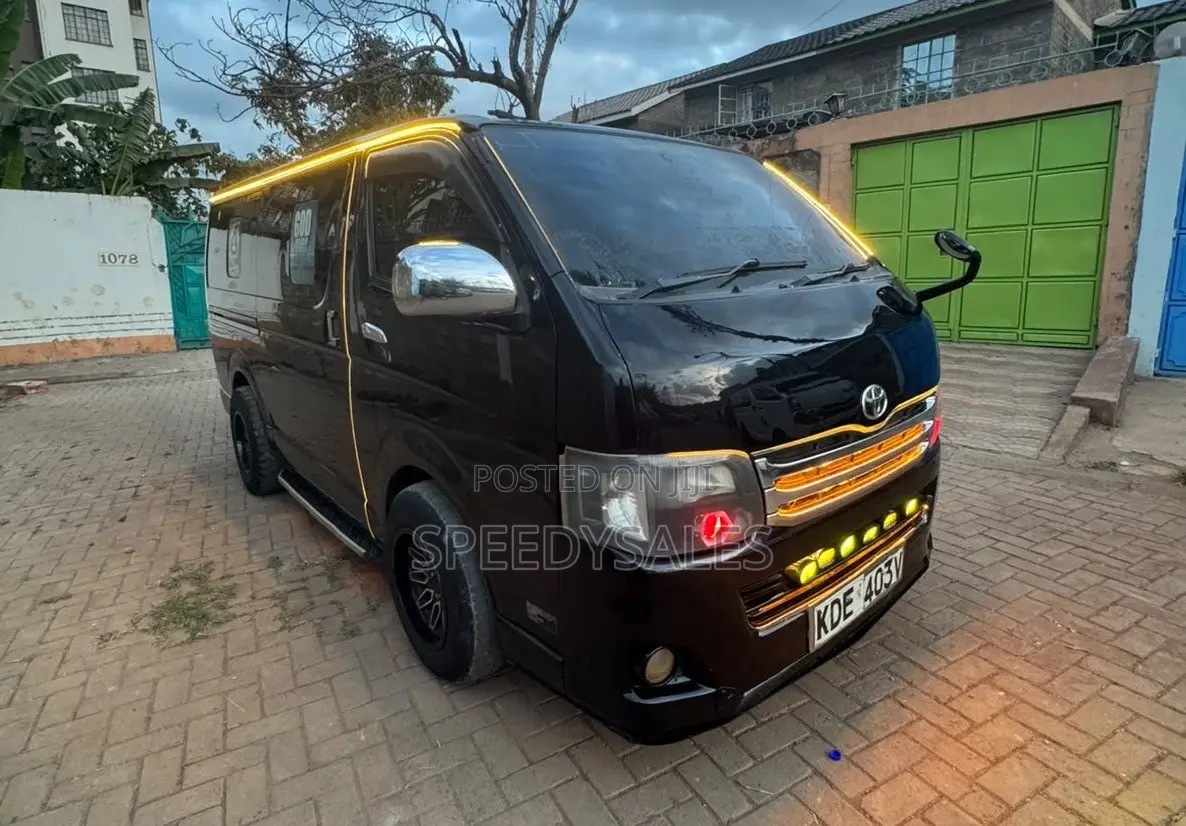 Toyota HiAce 2015 Black