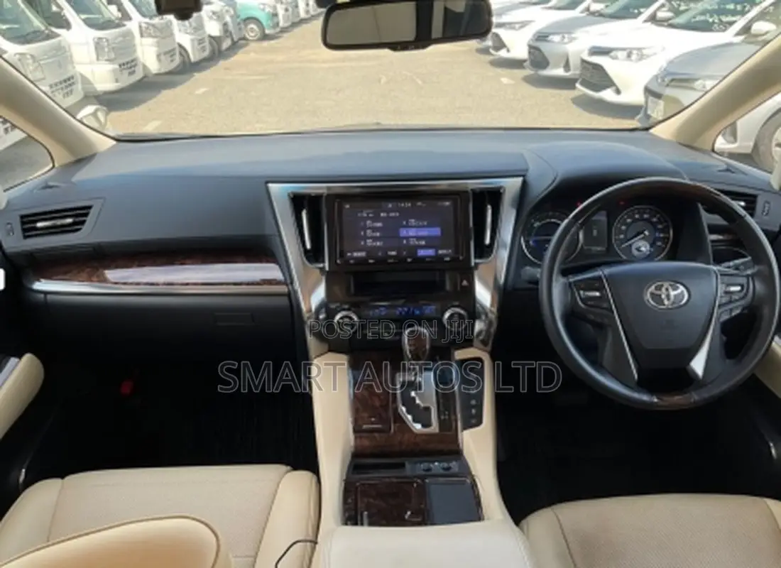 Toyota Vellfire Hybrid Executive Lounge 2019 Pearl