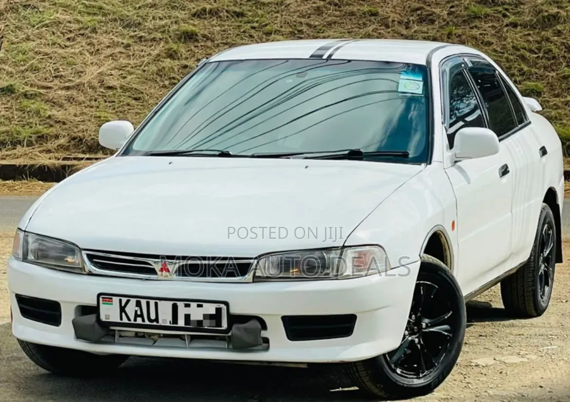 Mitsubishi Lancer 1997 White