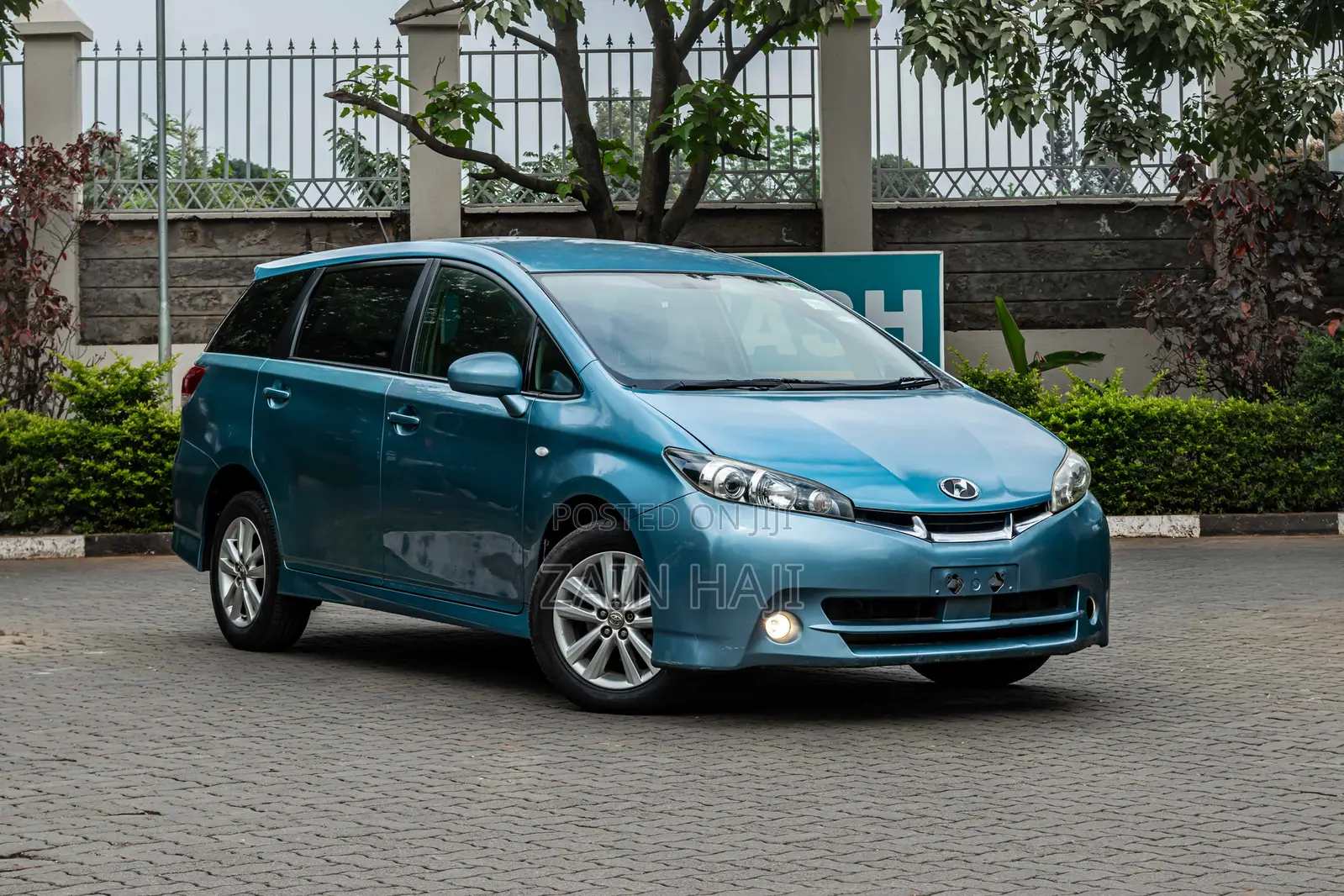 Toyota Wish 2011 Blue