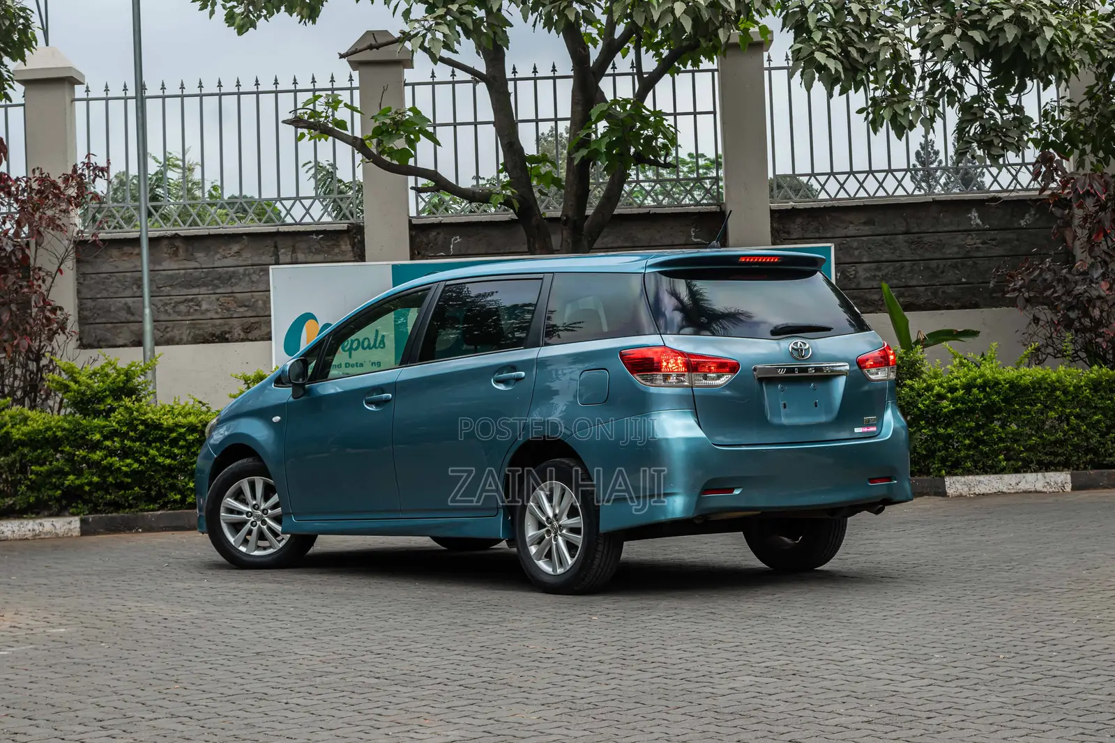 Toyota Wish 2011 Blue