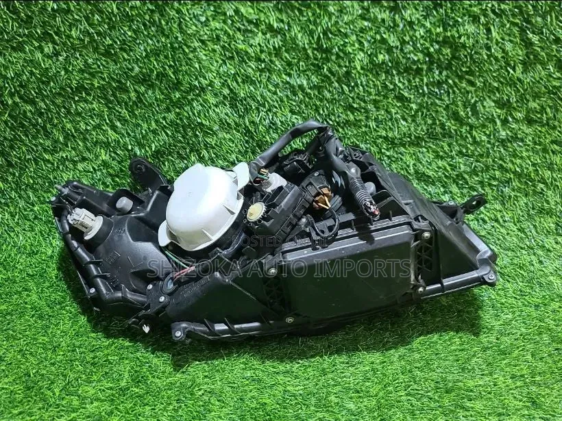 Headlight Assy Lh Subaru Legacy Touring  Bp5 2005