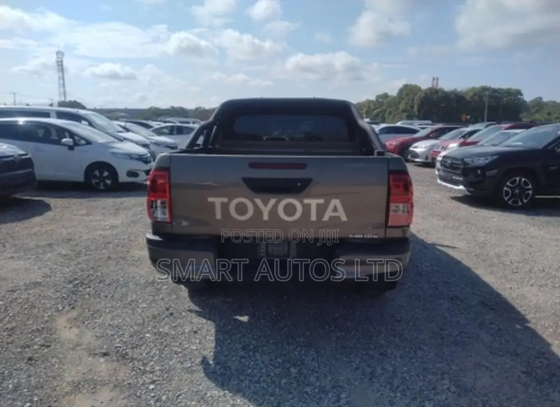 Toyota Hilux Revo Double Cab Deisel 2.4 AWD 2021 Gray