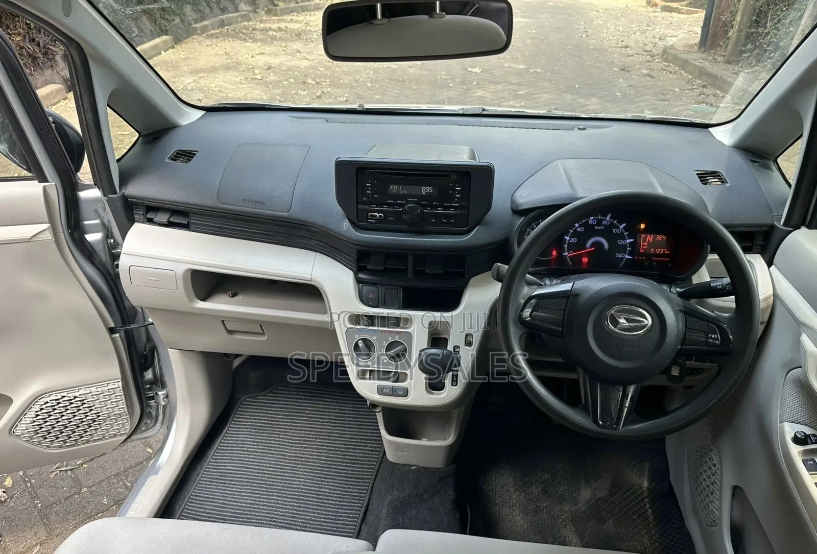 Daihatsu Move 2017 Silver
