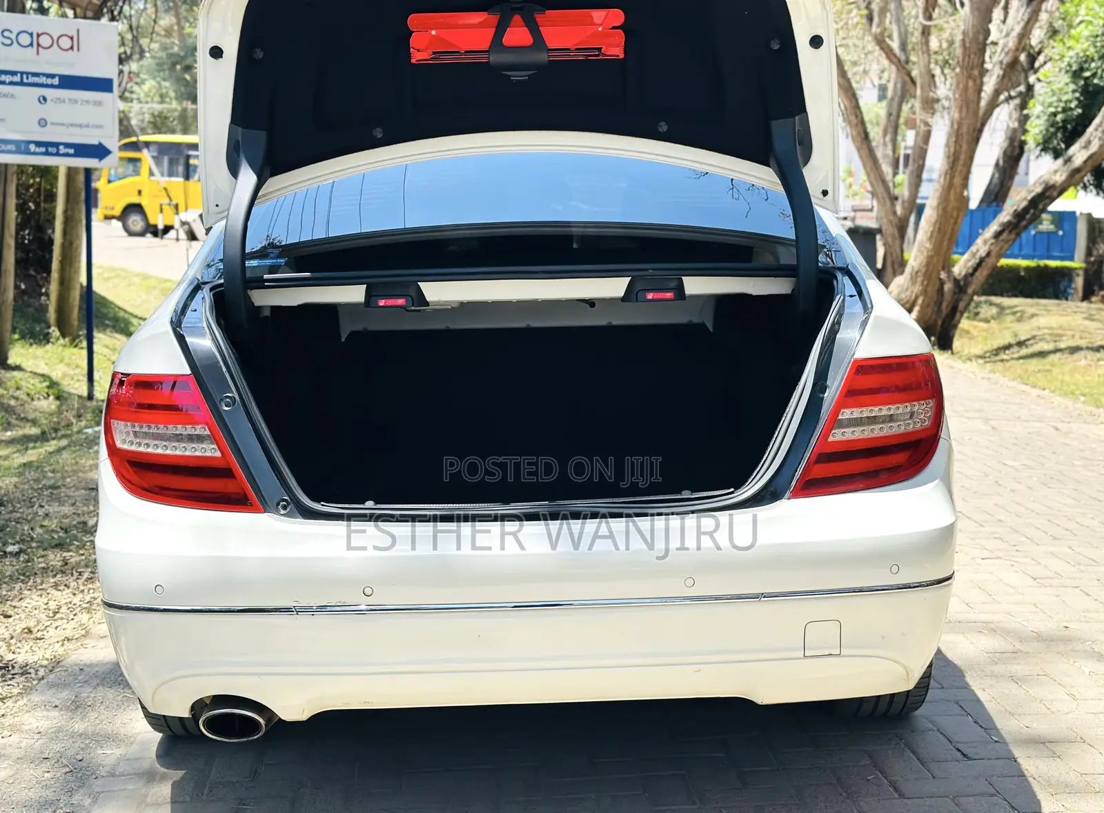 Mercedes-Benz C200 2011 White