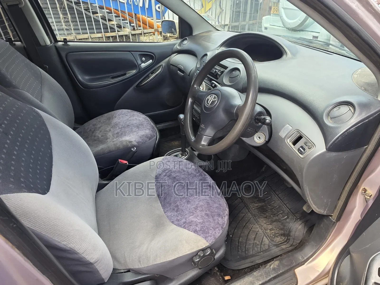Toyota Vitz 2001