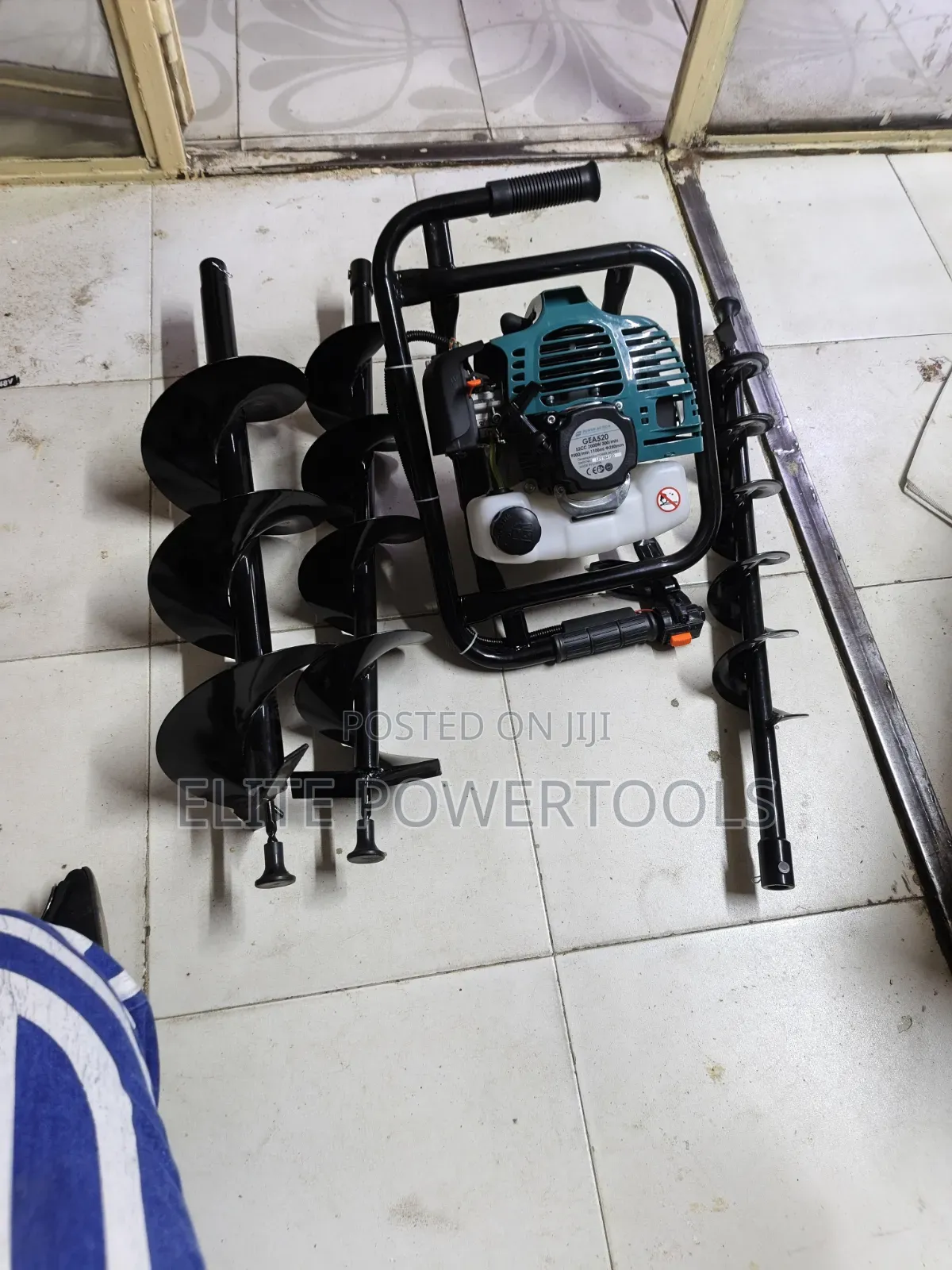 52cc Petrol Earth Auger / Post Hole Digger With 3 Drill Bits