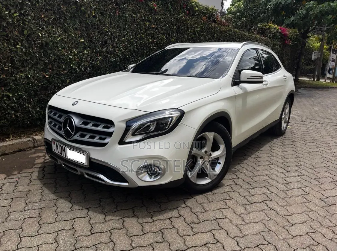 Mercedes-Benz GLA-Class 2017 White