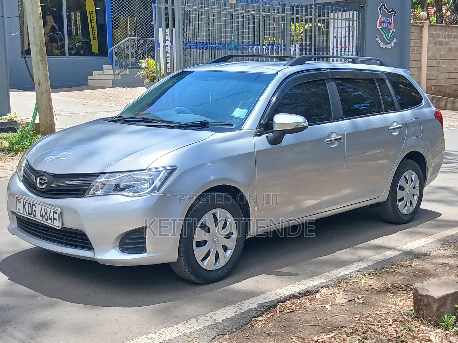 Toyota Corolla Fielder 1.5 Petrol FWD 2014 Silver