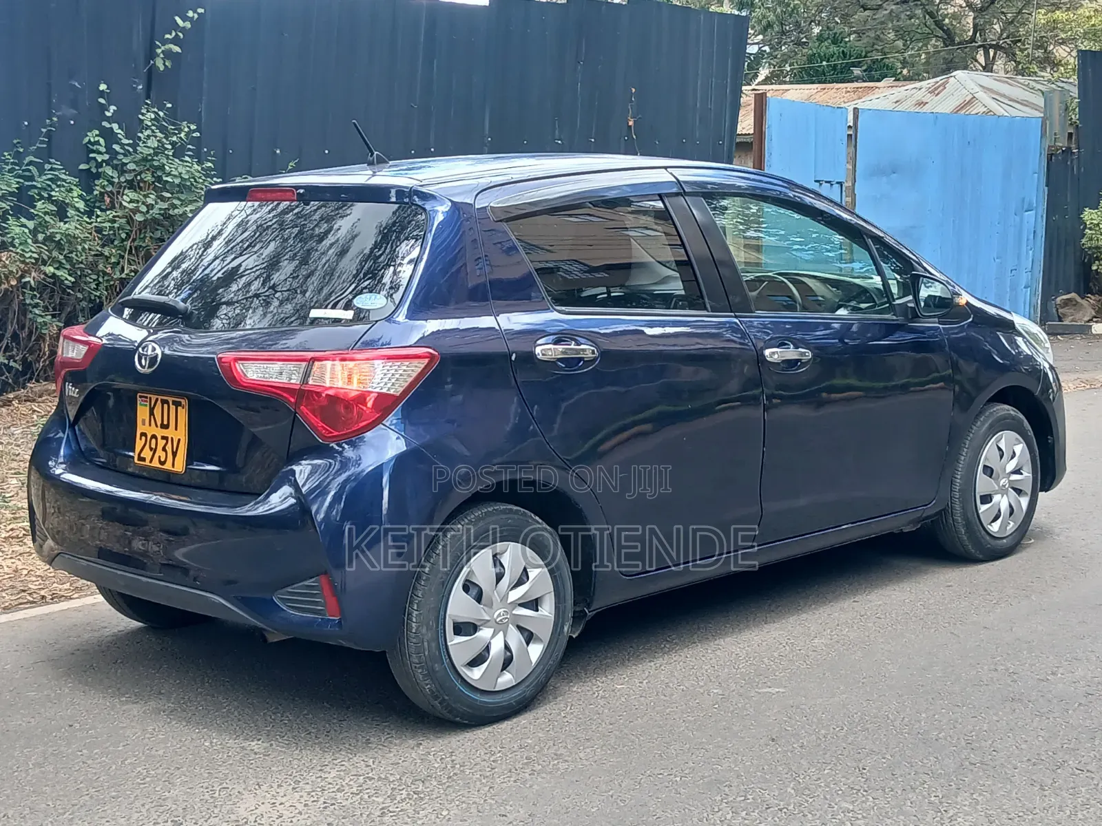 Toyota Vitz 1.0 FWD 5dr 2017 Blue