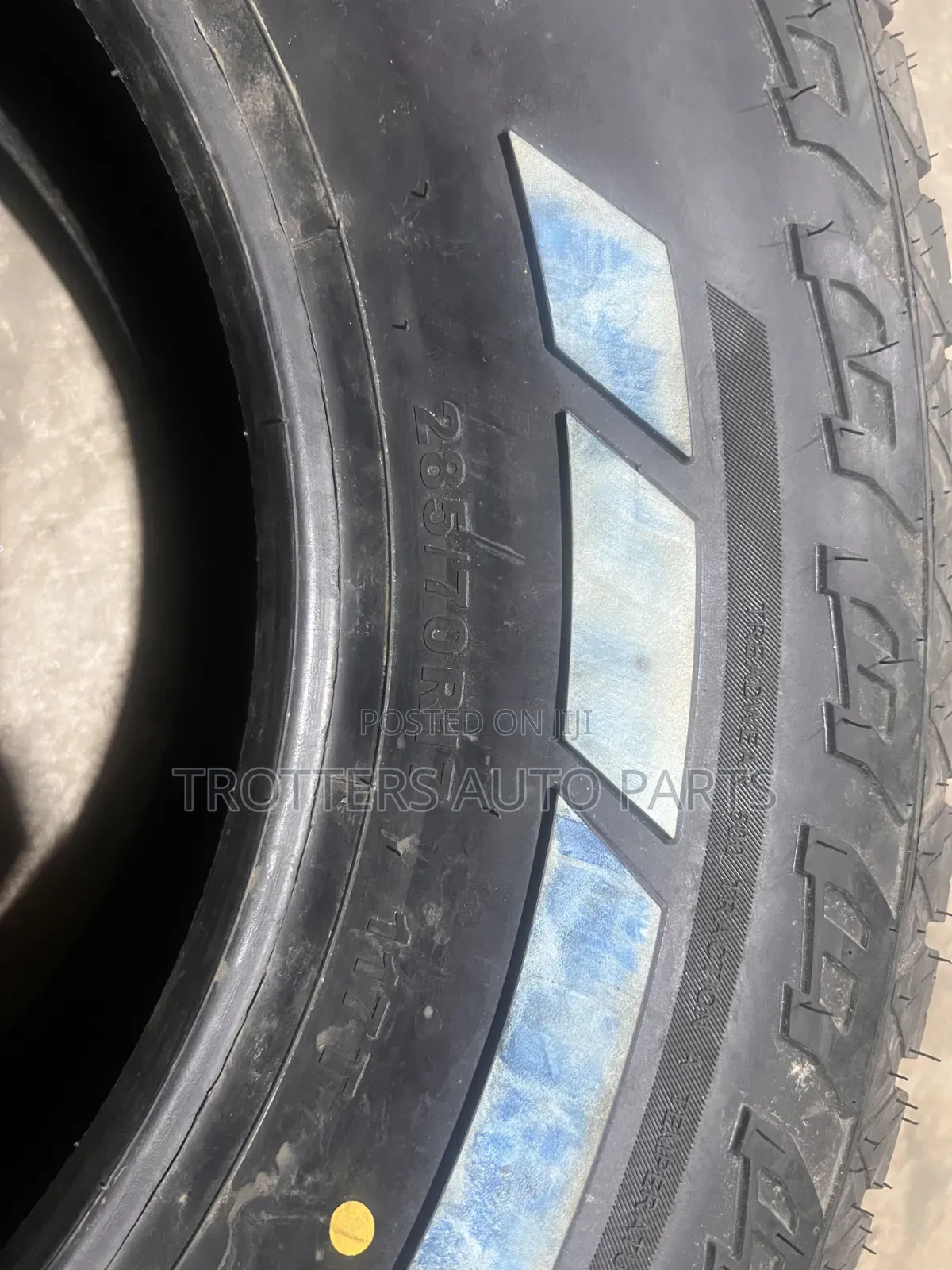 285/70/R17 a/T Durun