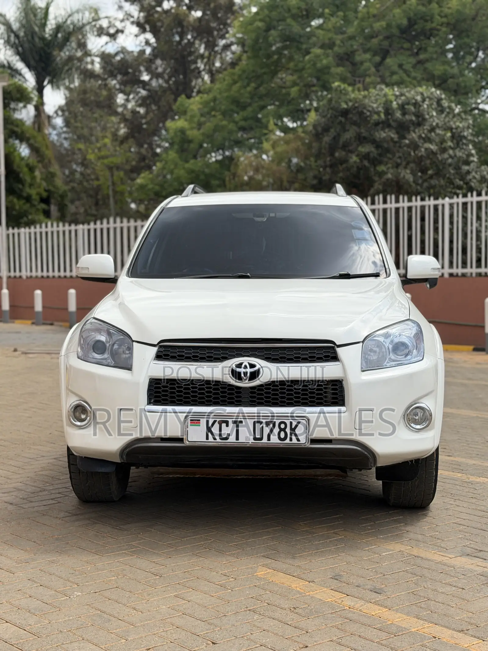 Toyota RAV4 2011 White