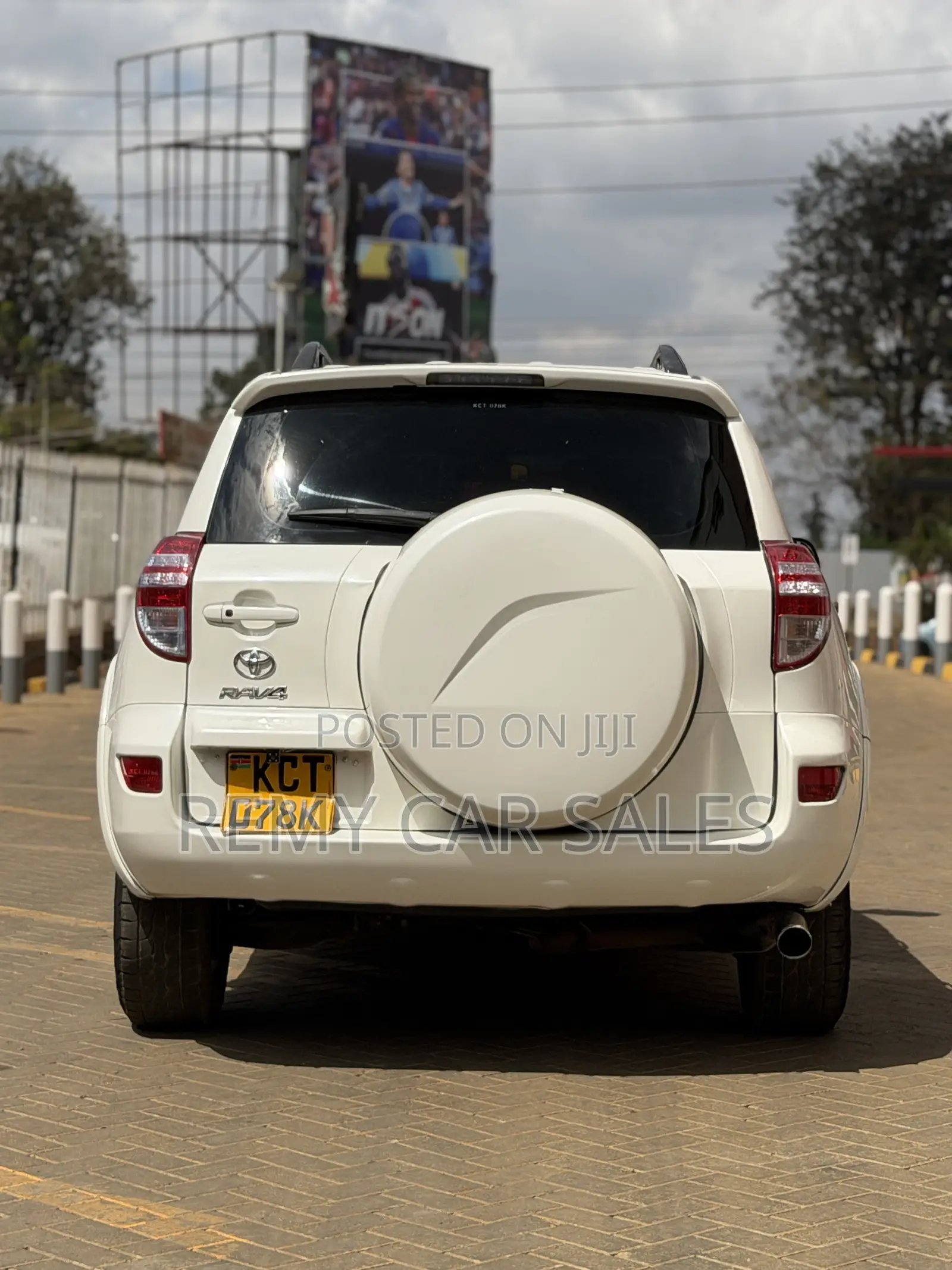 Toyota RAV4 2011 White