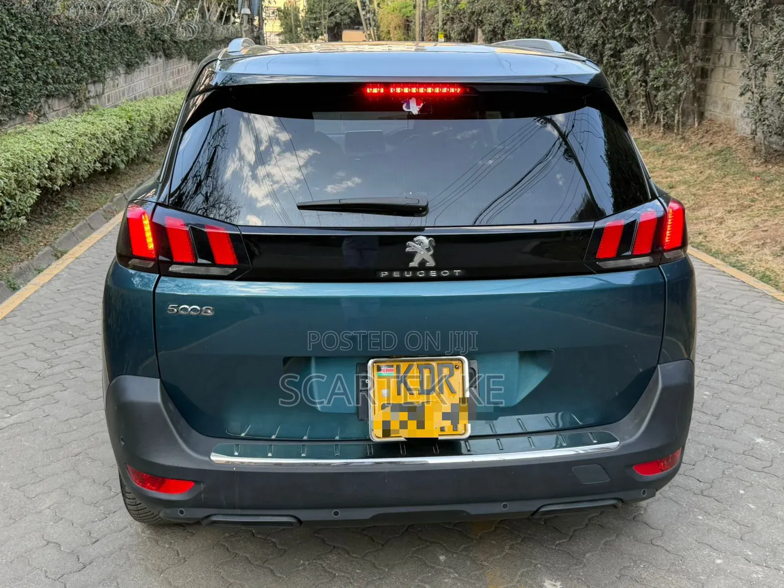 Peugeot 5008 2017 Green