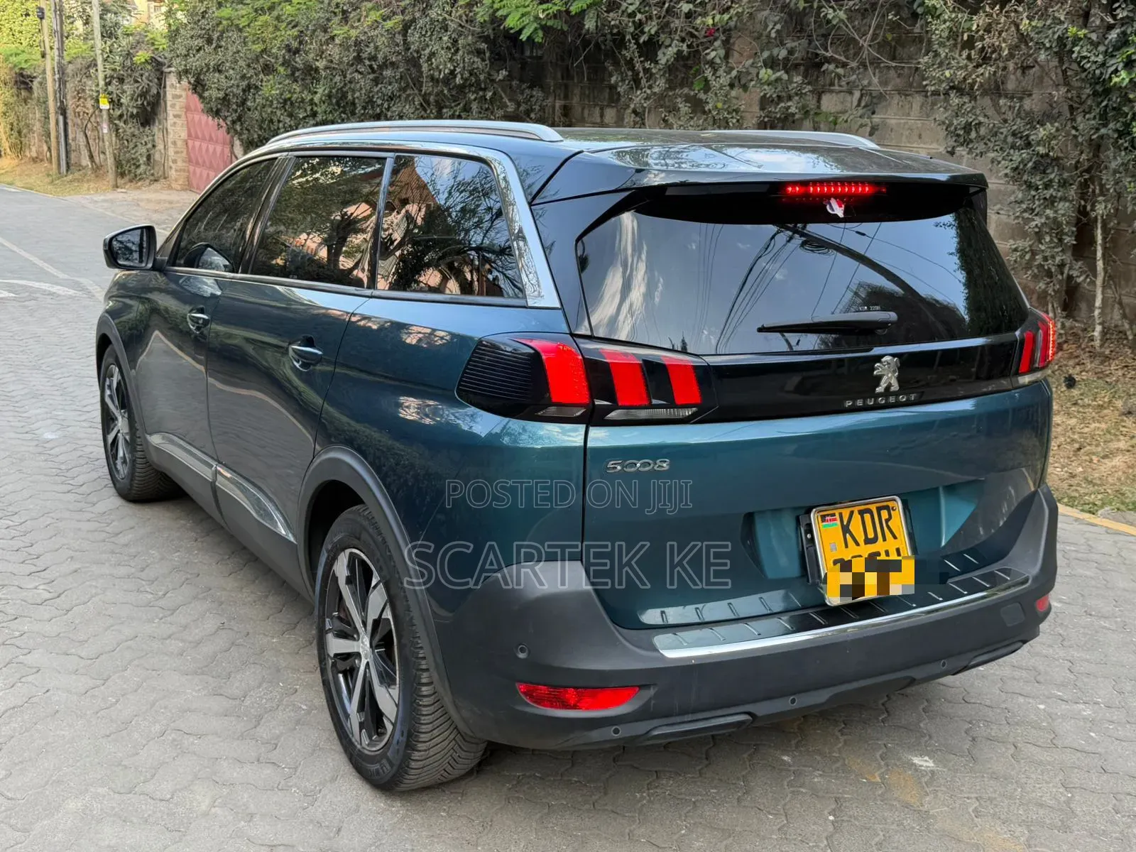 Peugeot 5008 2017 Green