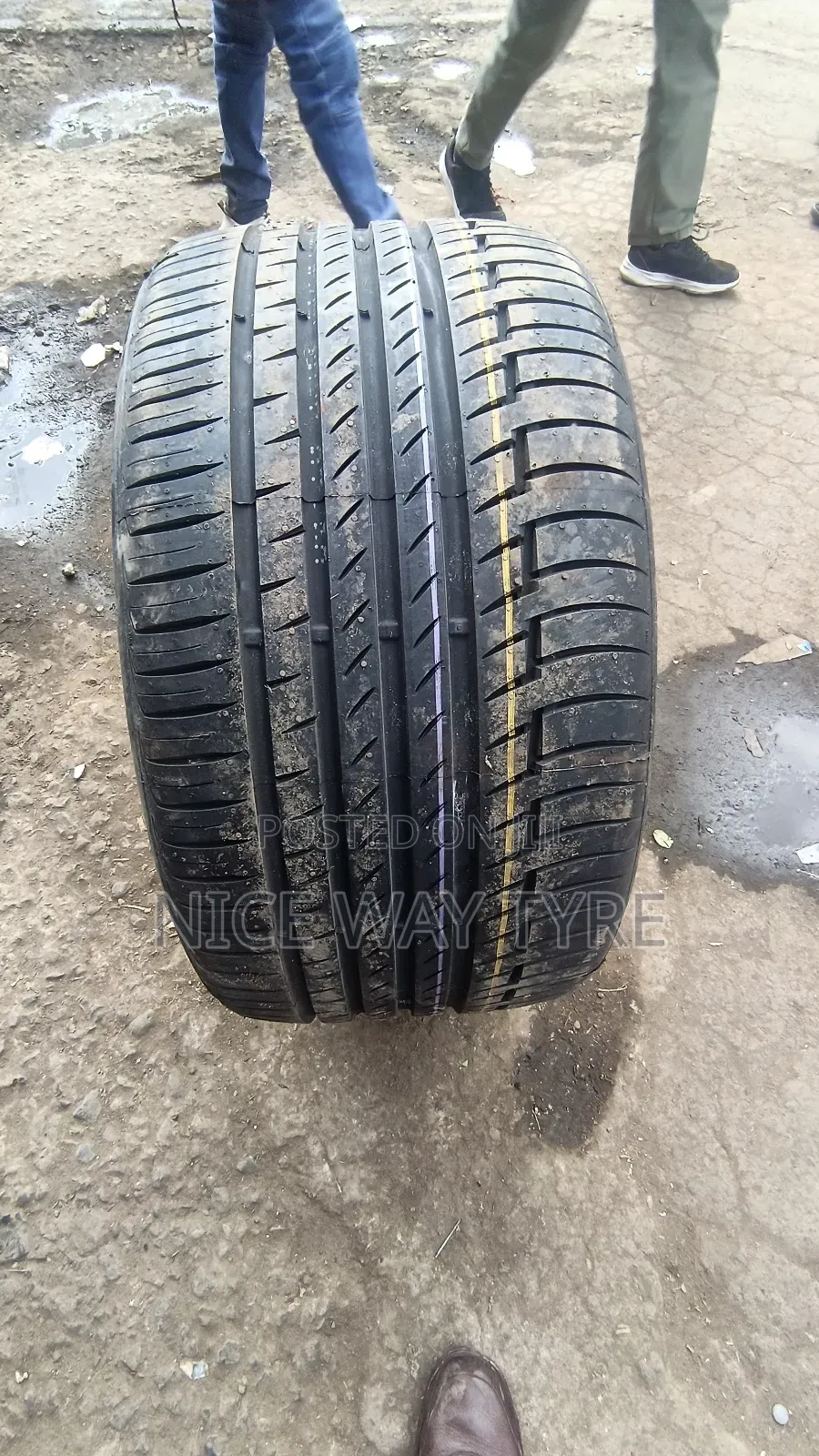 315/30r22 Continental
