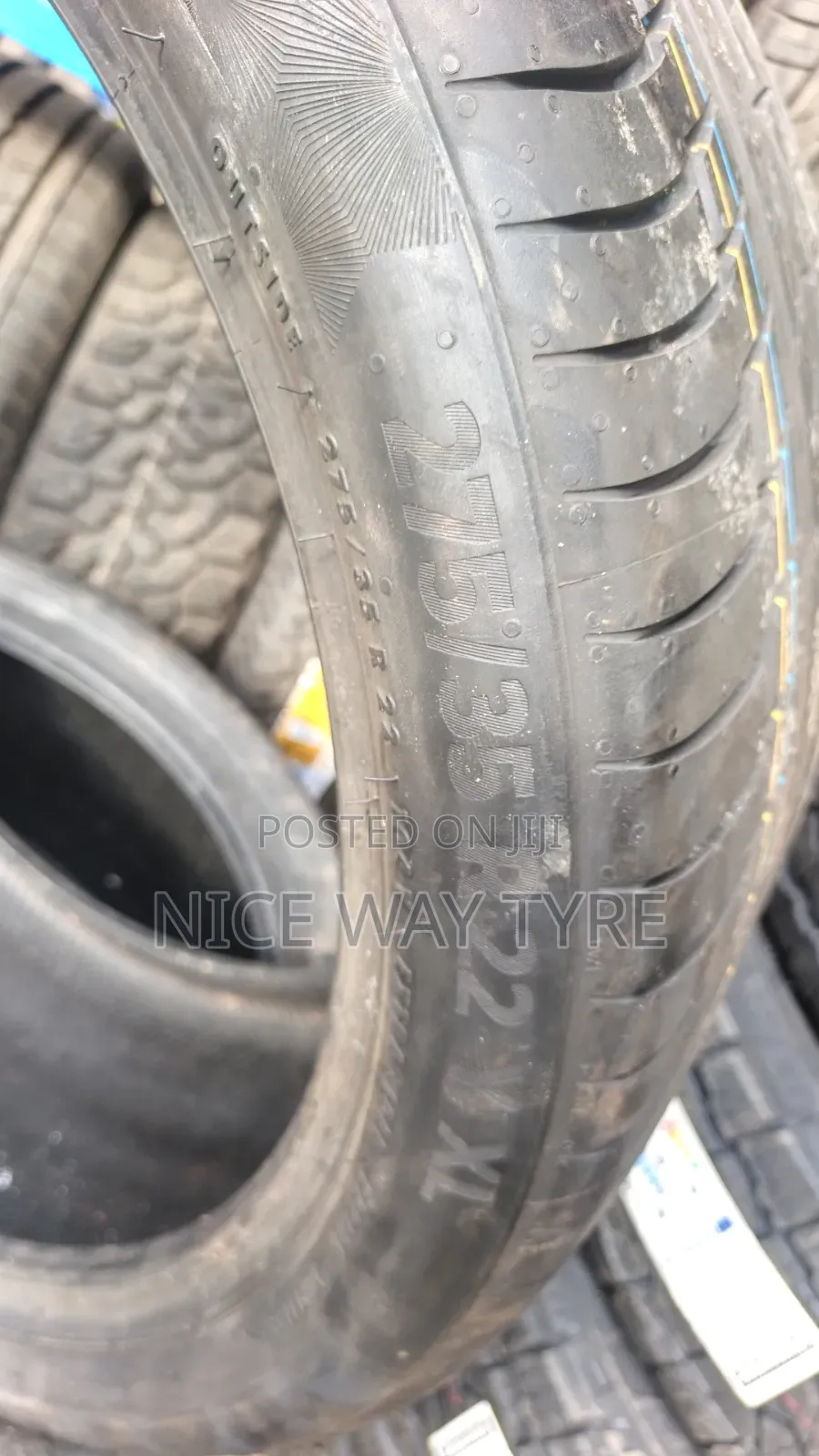 275/35r22 Continental