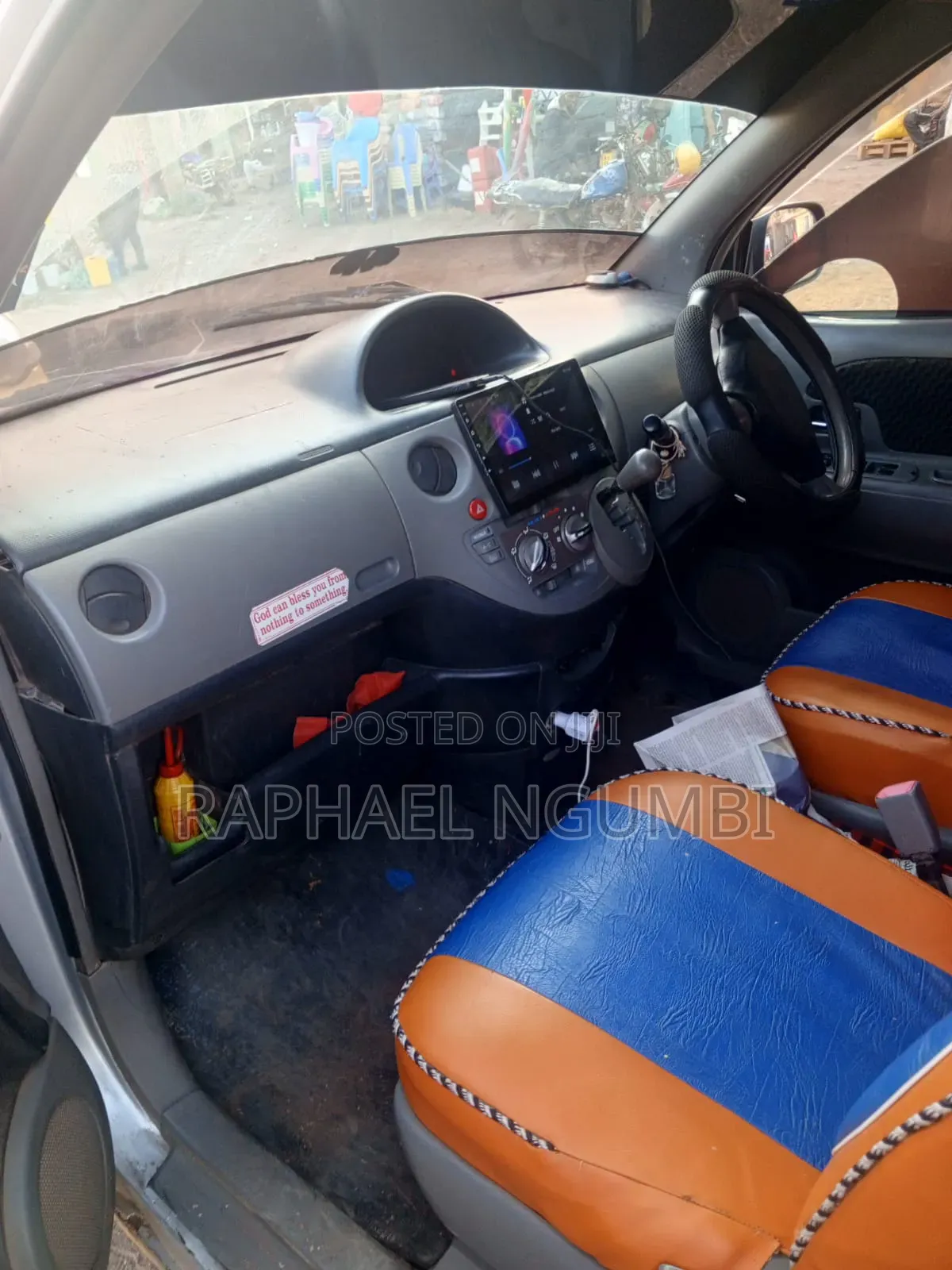 Toyota Sienta 2012 Silver