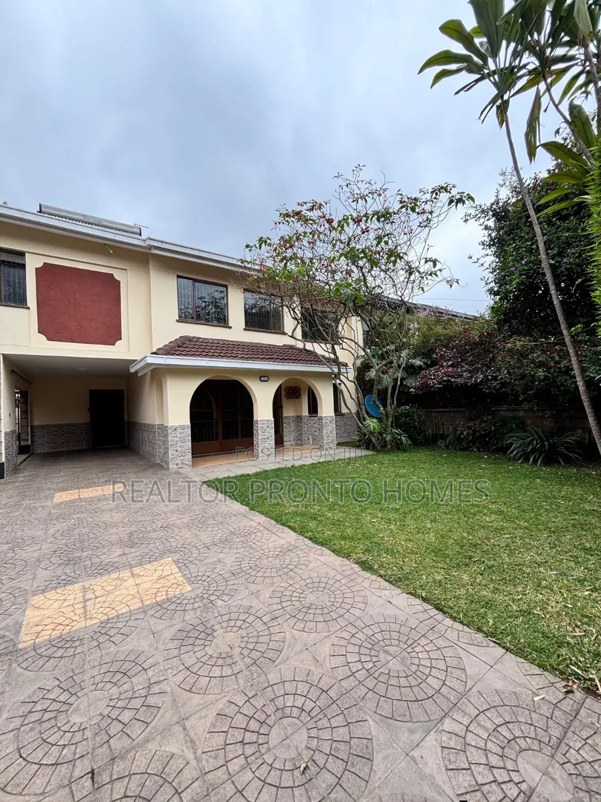 4bdrm Townhouse / Terrace in Kilimani, Hurlingham for rent