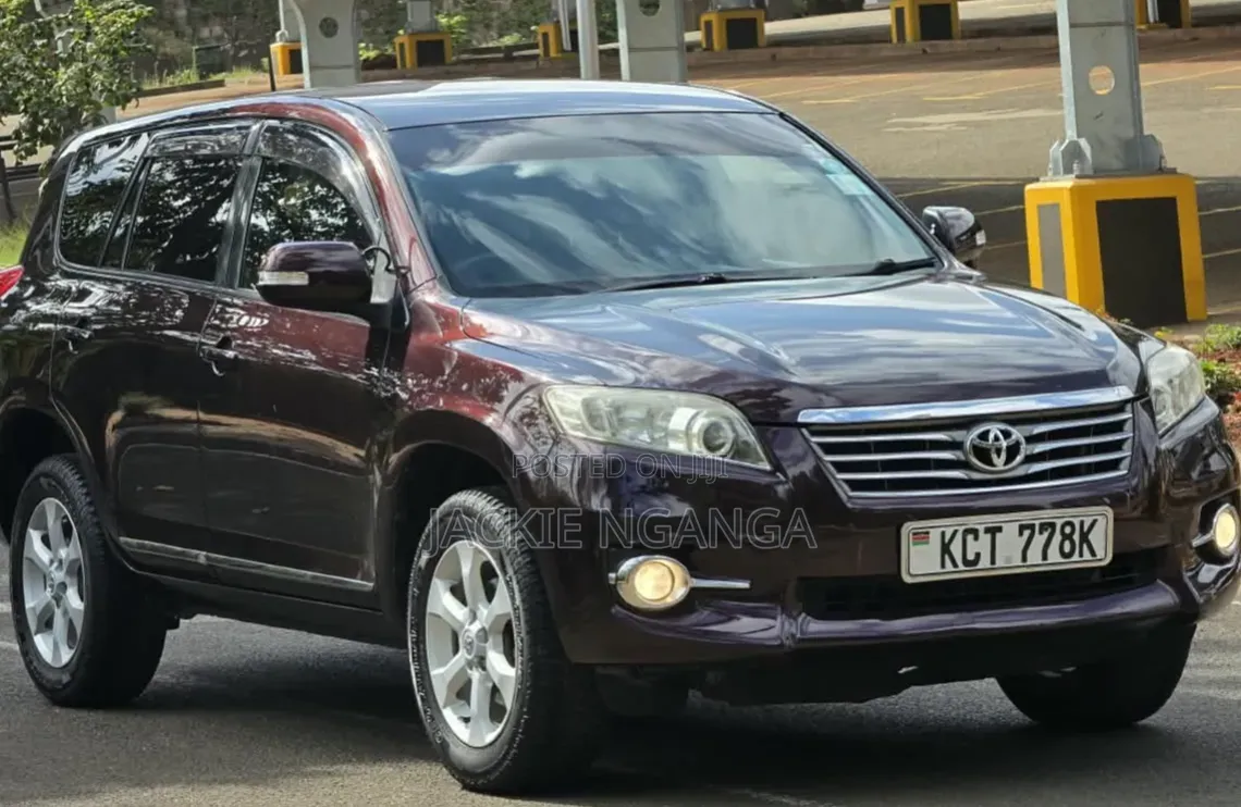 Toyota Vanguard 2011 Maroon