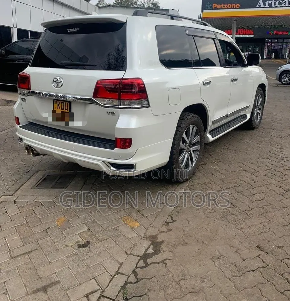 Toyota Land Cruiser 2018 White