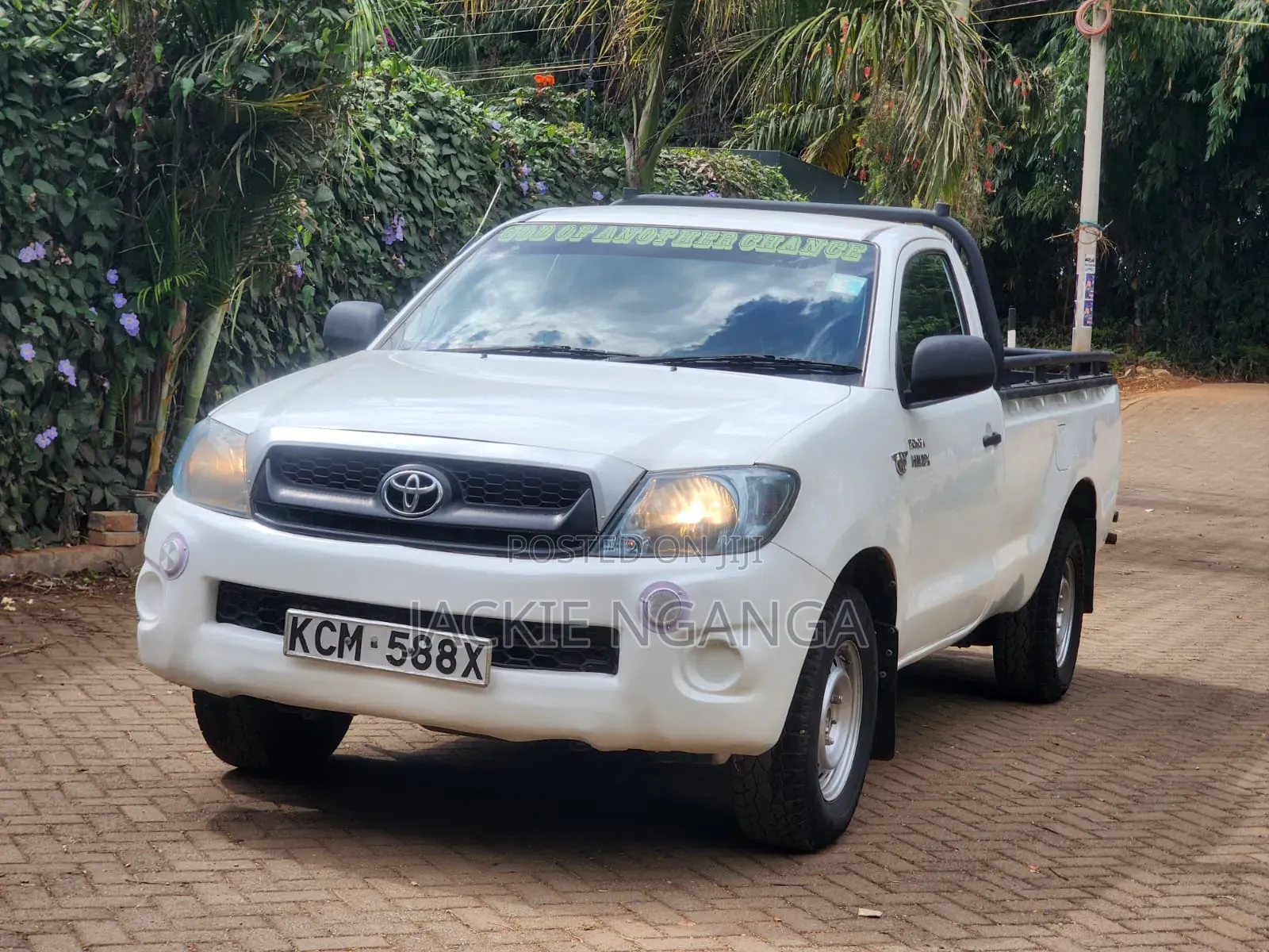 Toyota Hilux 2010 White