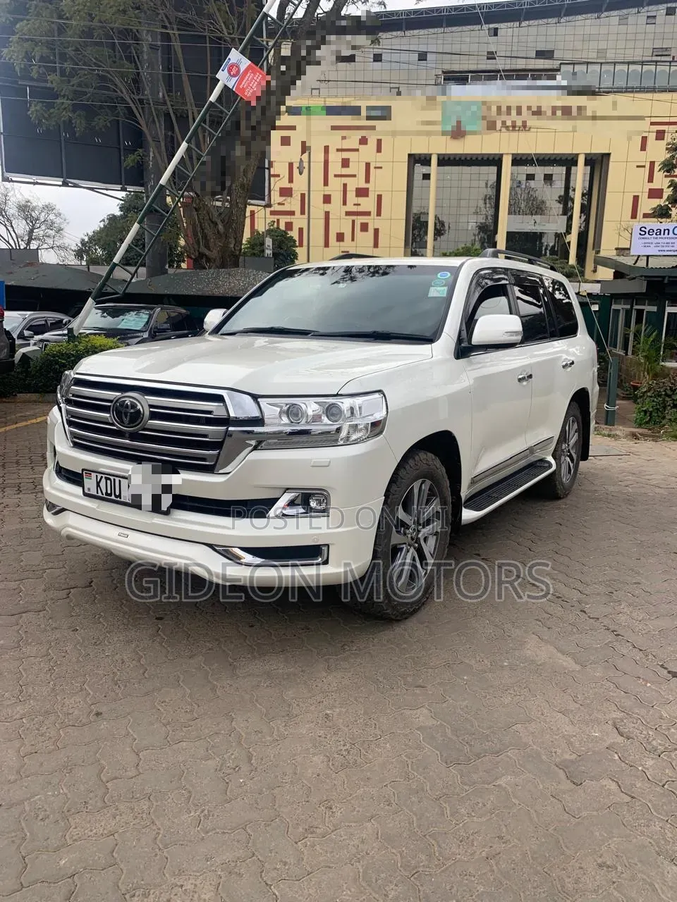 Toyota Land Cruiser 2018 White