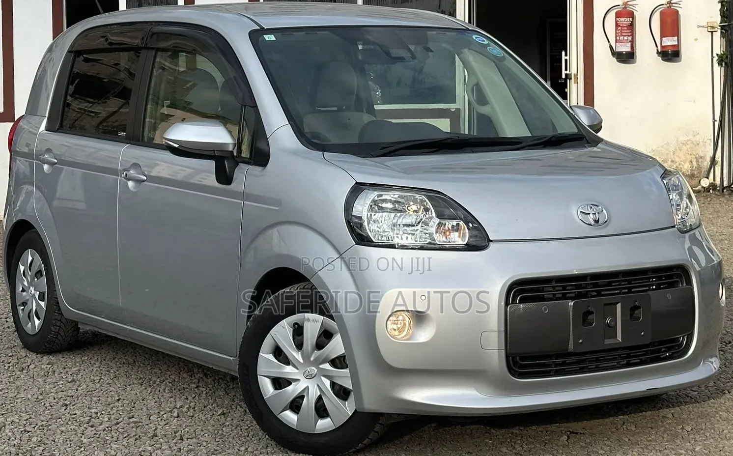Toyota Sienta 2019 Silver