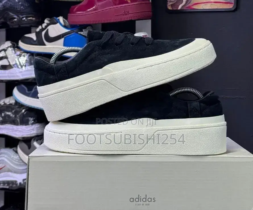 Adidas Labcourt Casual.