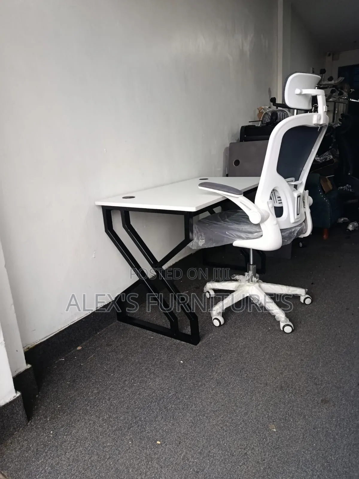 Office Desk Only @7000