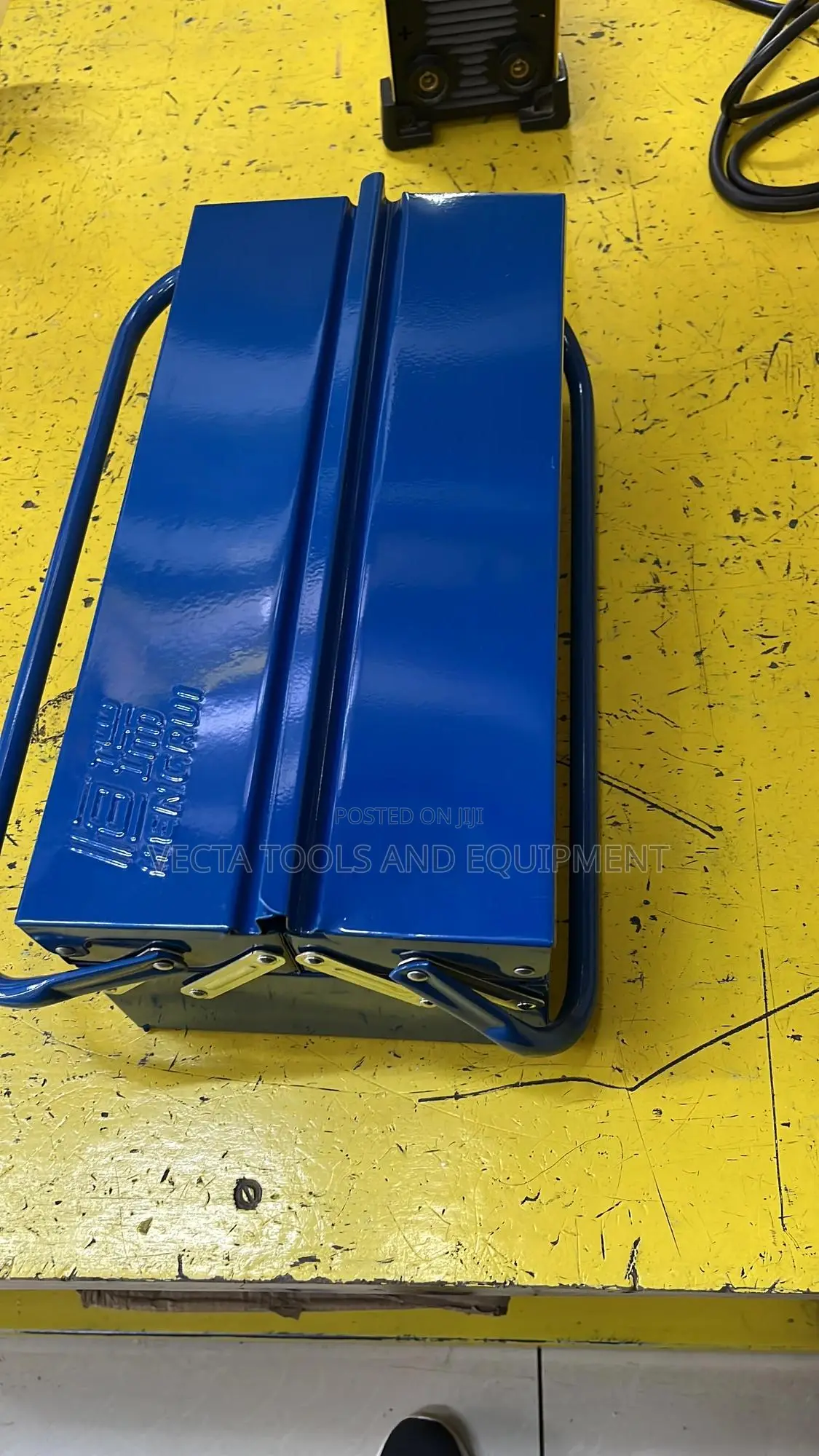 19” Metallic Tool Box