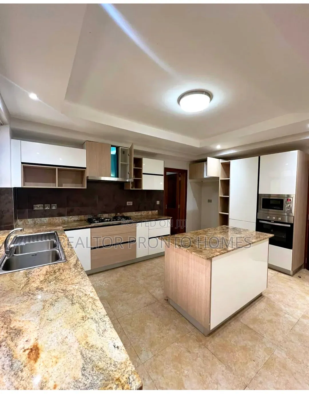 4bdrm Duplex in Riverside Drive for rent