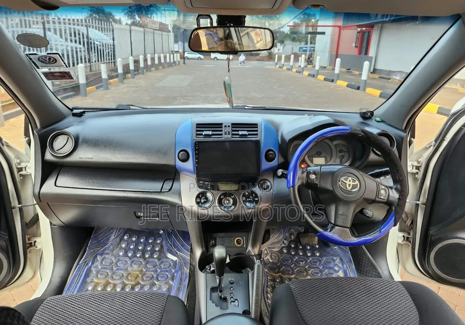 Toyota RAV4 2011 White