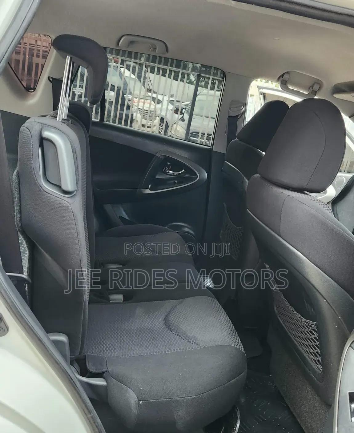 Toyota RAV4 2011 White