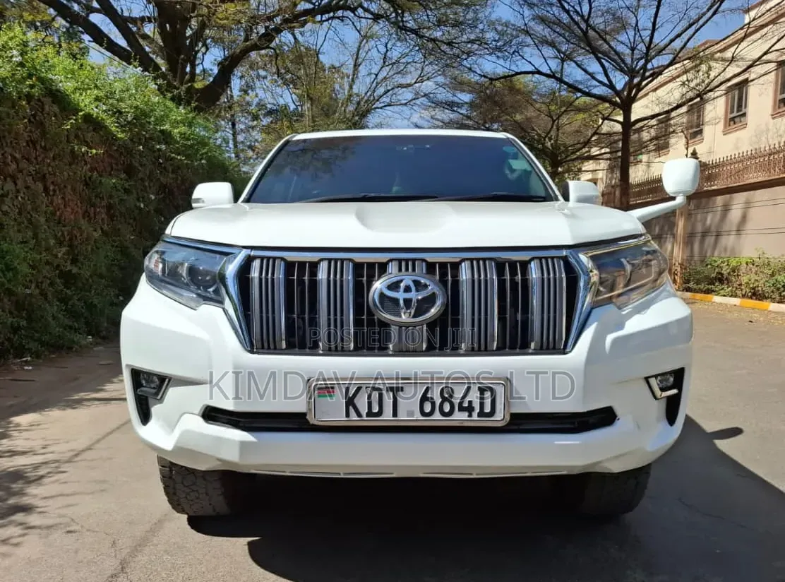 Toyota Land Cruiser Prado 2011 White