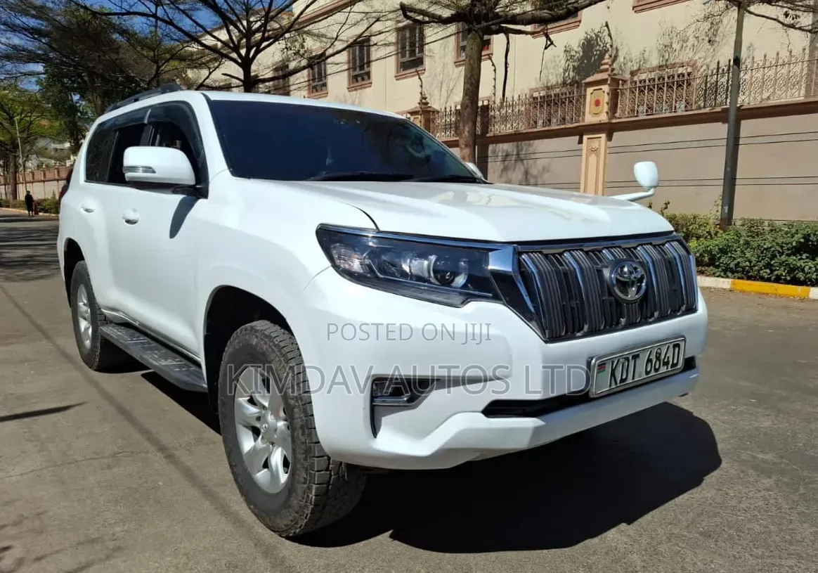 Toyota Land Cruiser Prado 2011 White