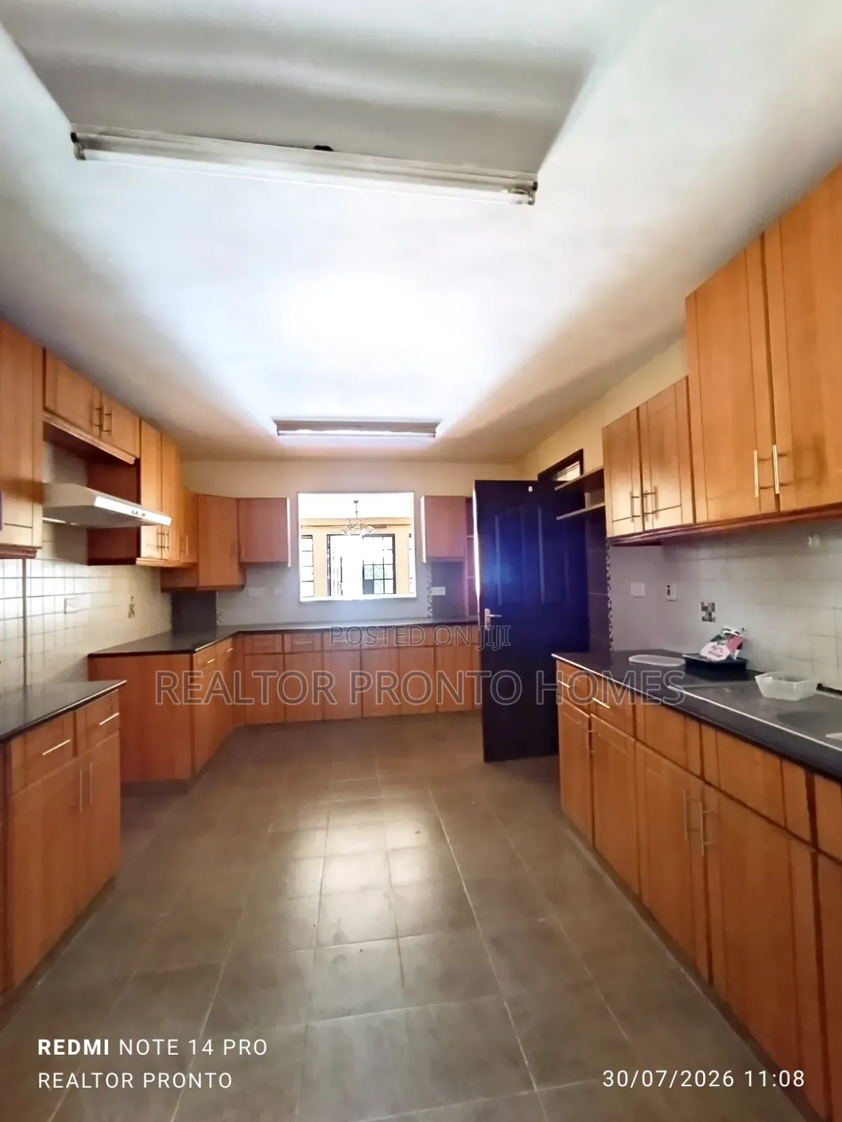 5bdrm Townhouse / Terrace in Lavington, Muthangari for rent