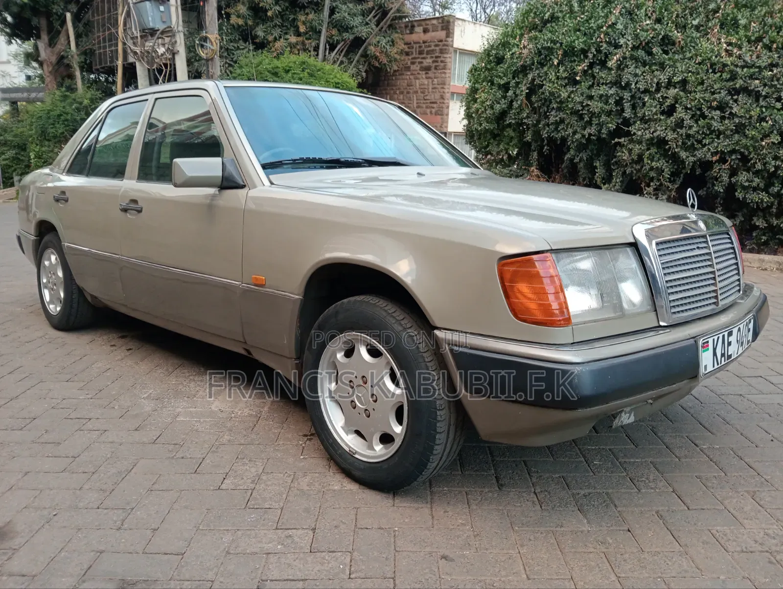 Mercedes-Benz E200 1993 Green