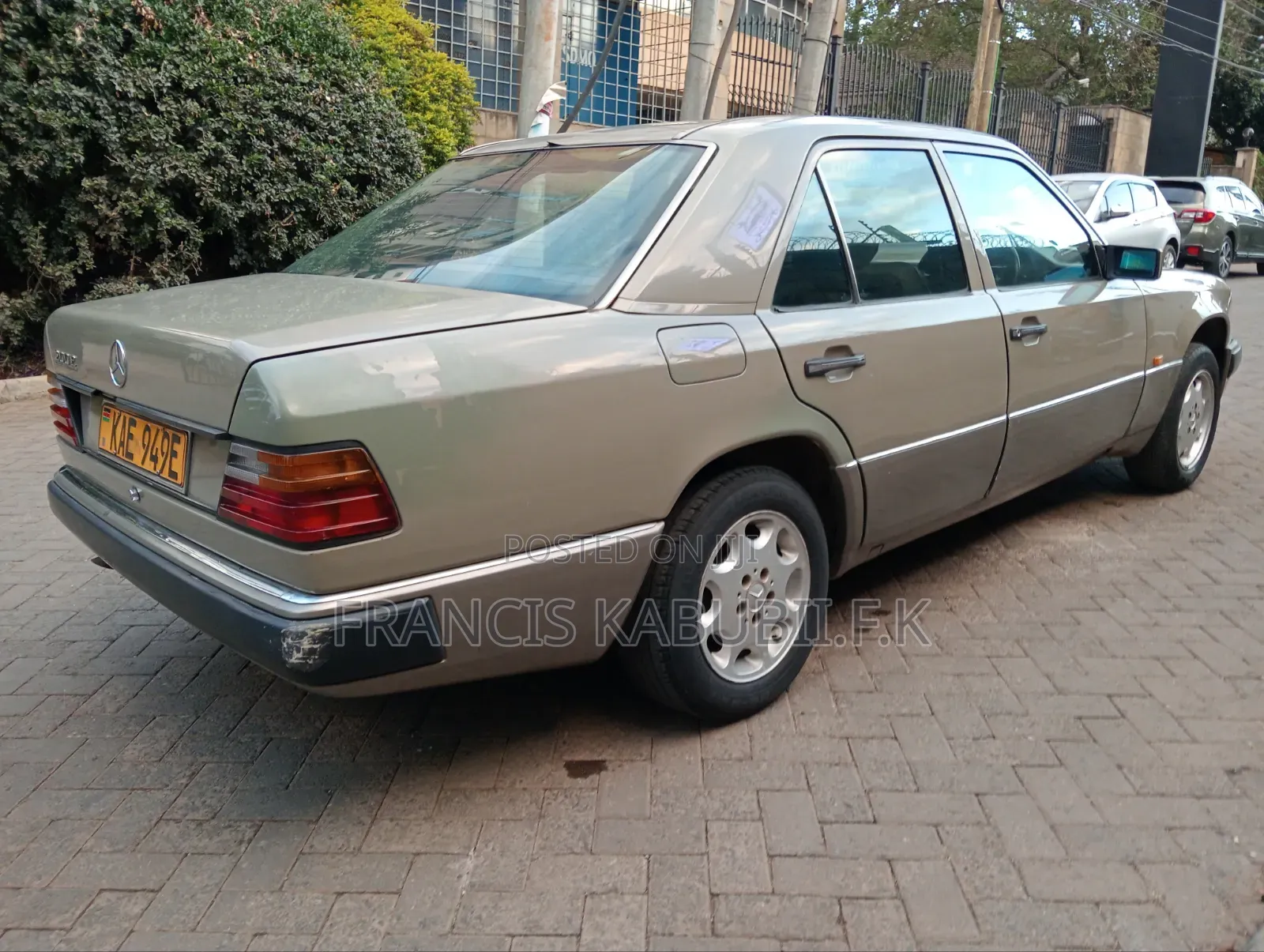 Mercedes-Benz E200 1993 Green